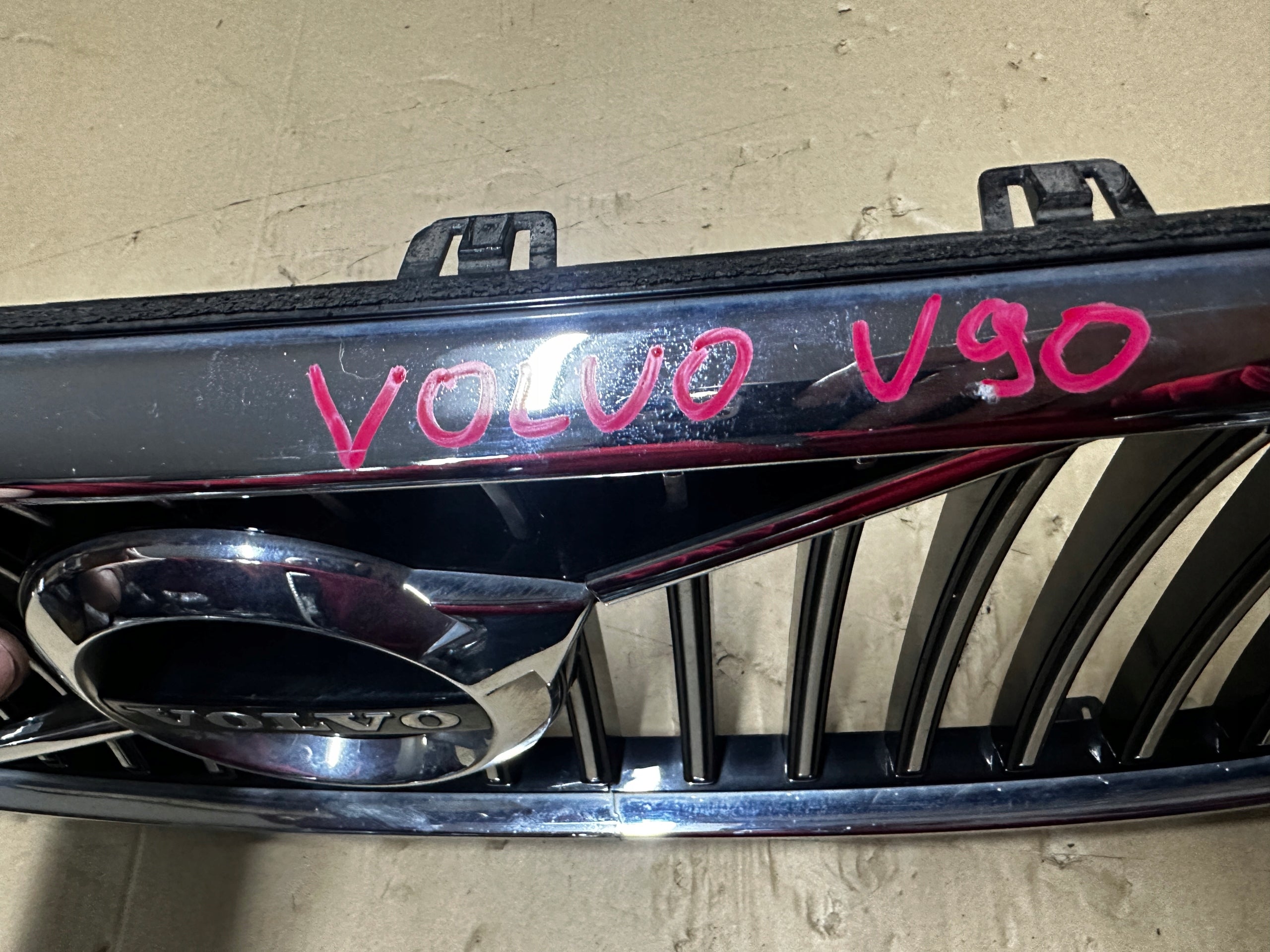 Kühlergrill Volvo V90 40 142 CROSS COUNTRY FRONTGRILL 31383520 Kühlergitter