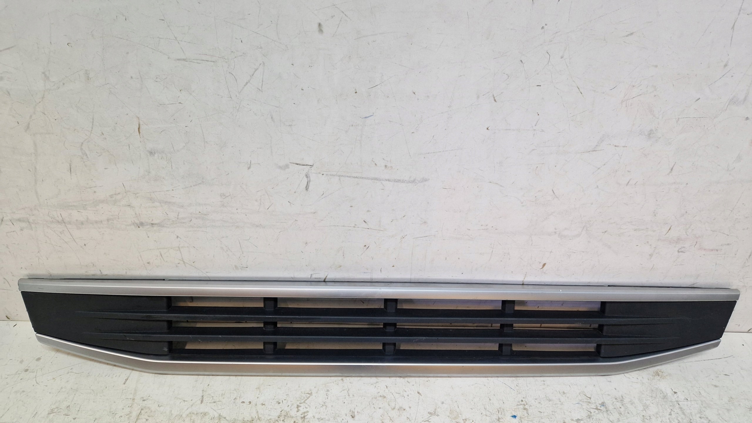 Kühlergrill Volvo  FRONTGRILL 82213122 Kühlergitter