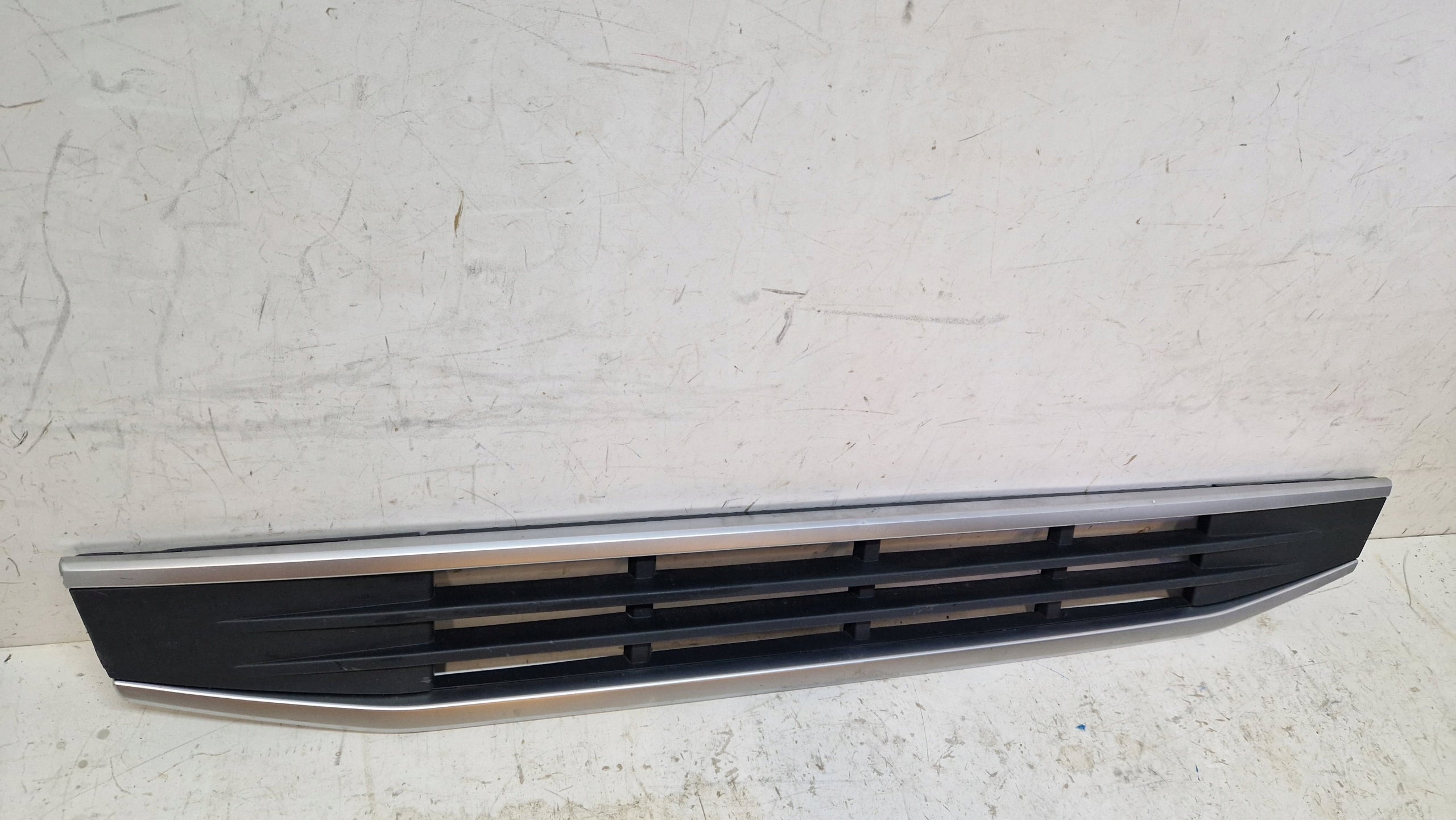 Kühlergrill Volvo  FRONTGRILL 82213122 Kühlergitter