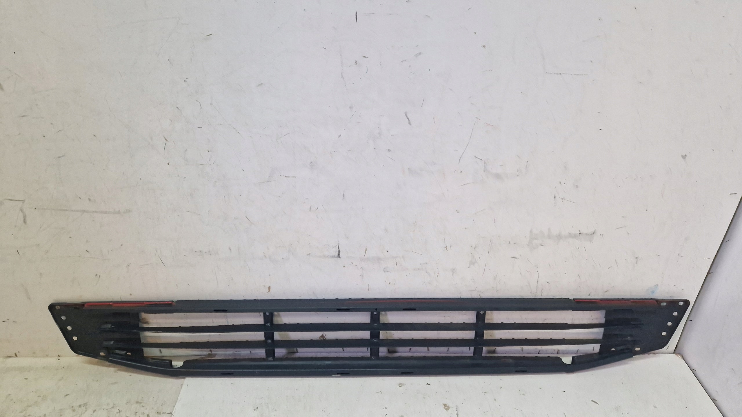 Kühlergrill Volvo  FRONTGRILL 82213122 Kühlergitter