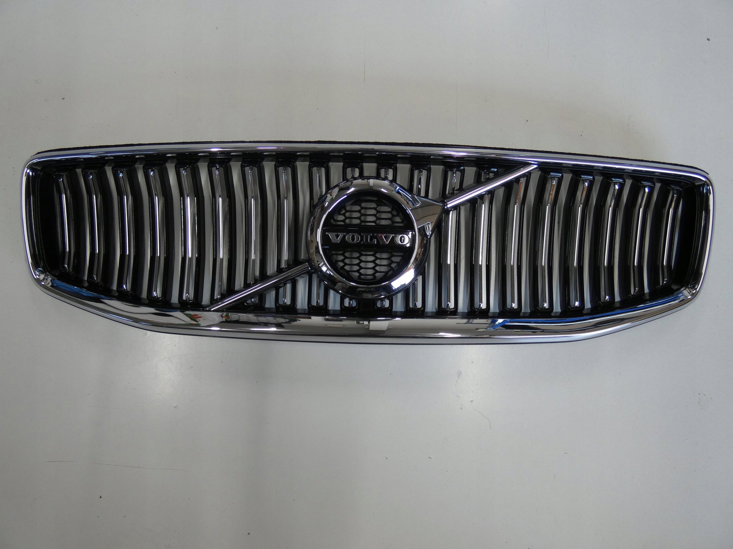 Kühlergrill Volvo V60 I FRONTGRILL 32132218 Kühlergitter