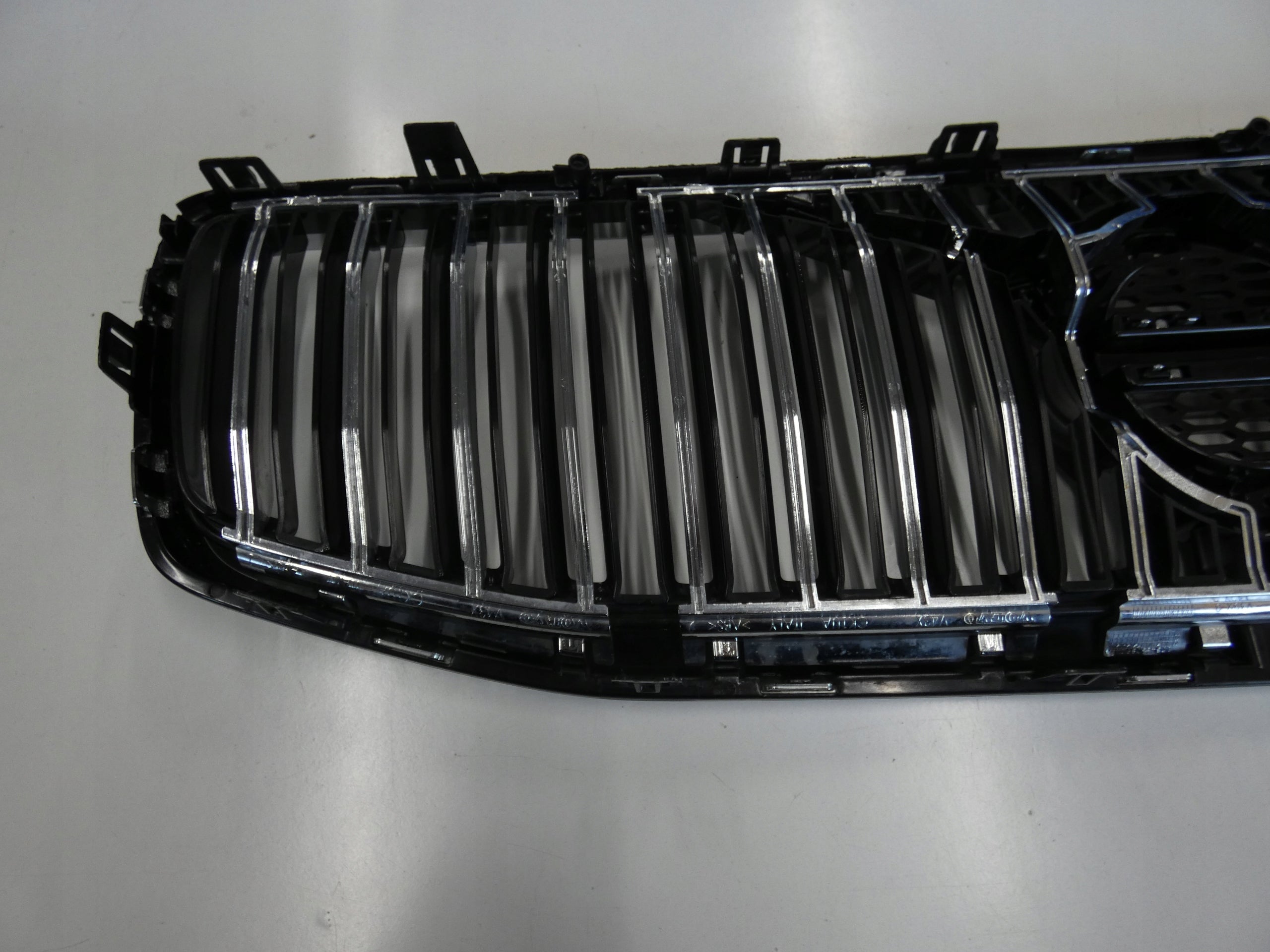 Kühlergrill Volvo V60 I FRONTGRILL 32132218 Kühlergitter