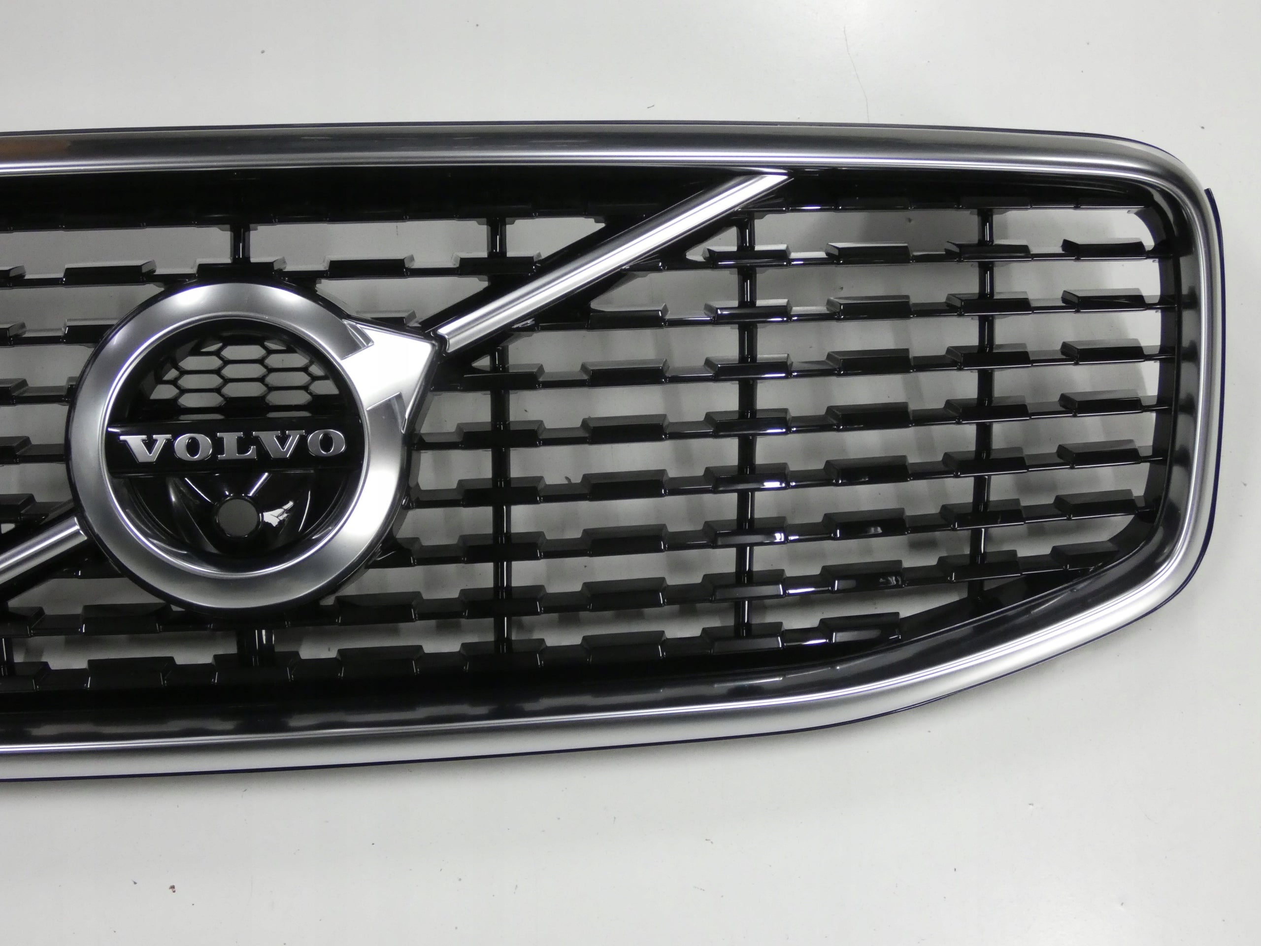 Kühlergrill Volvo II XC60 FRONTGRILL 32228570 Kühlergitter