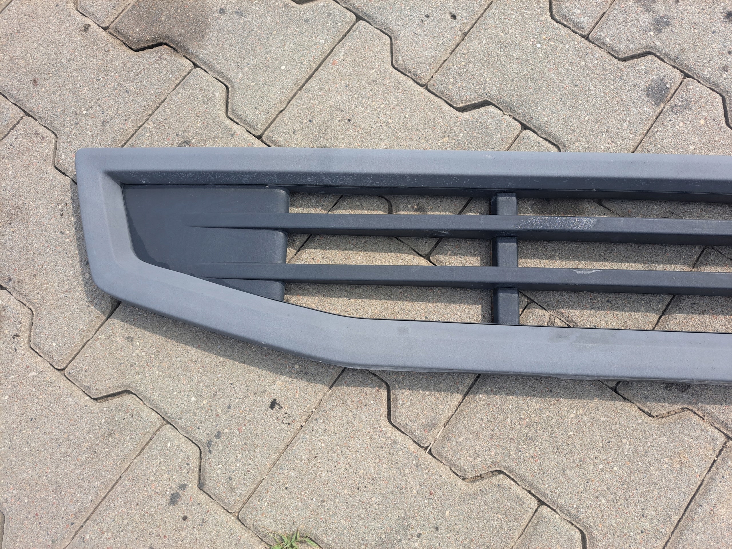 Kühlergrill Volvo  FRONTGRILL 82208510 Kühlergitter