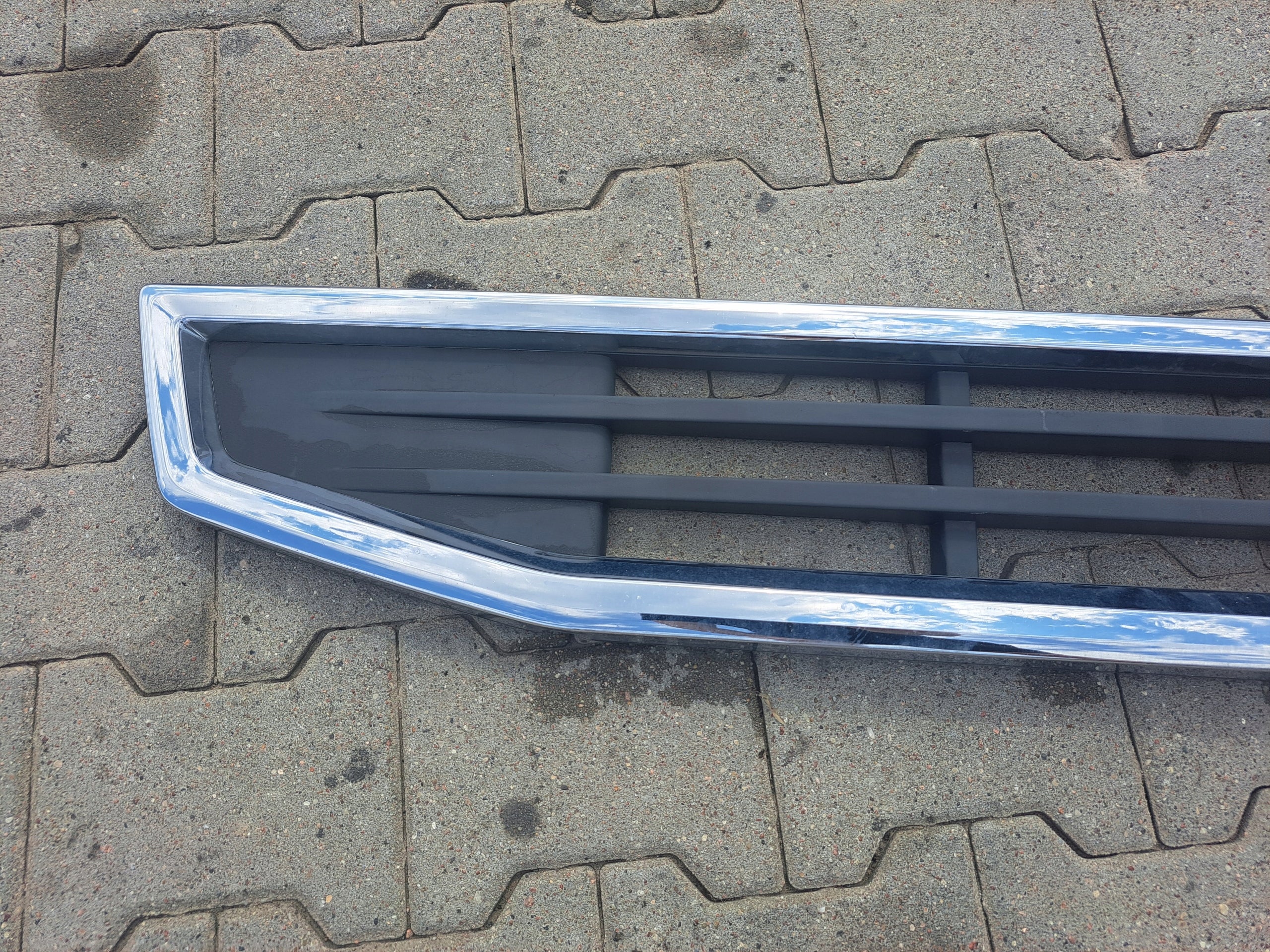 Kühlergrill Volvo  FRONTGRILL 82208512 Kühlergitter