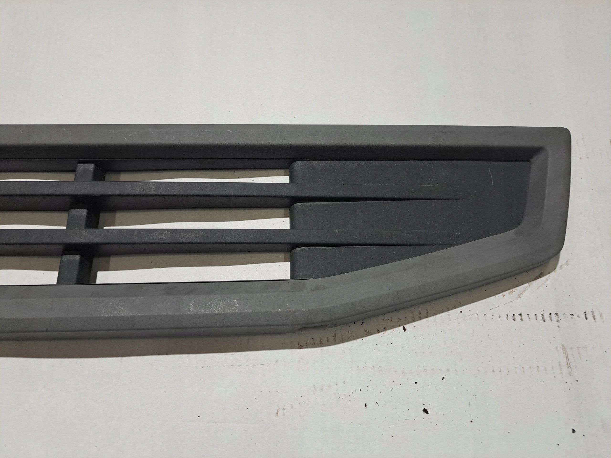 Kühlergrill Volvo  FRONTGRILL 82208512 Kühlergitter