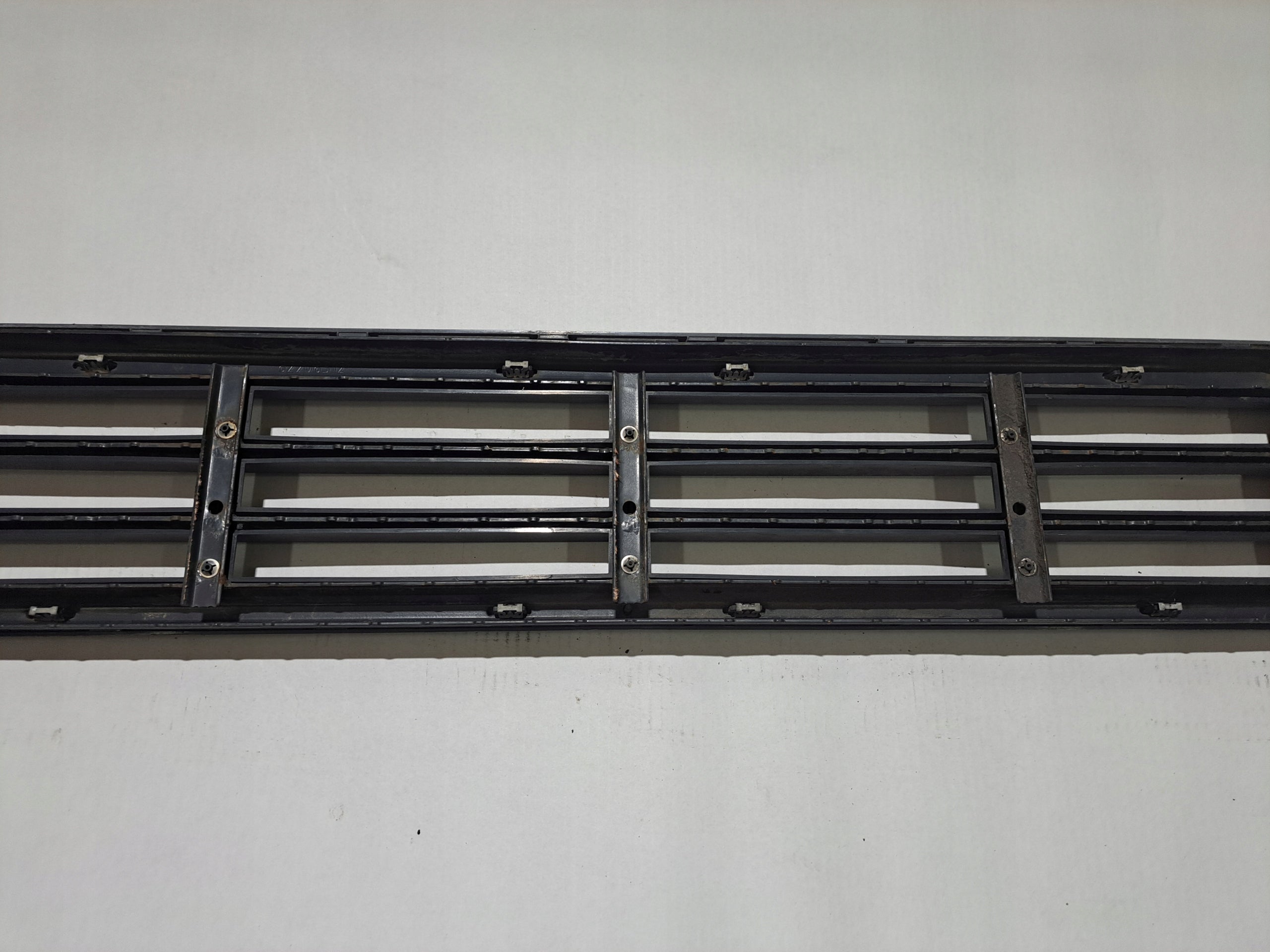 Kühlergrill Volvo  FRONTGRILL 82208512 Kühlergitter