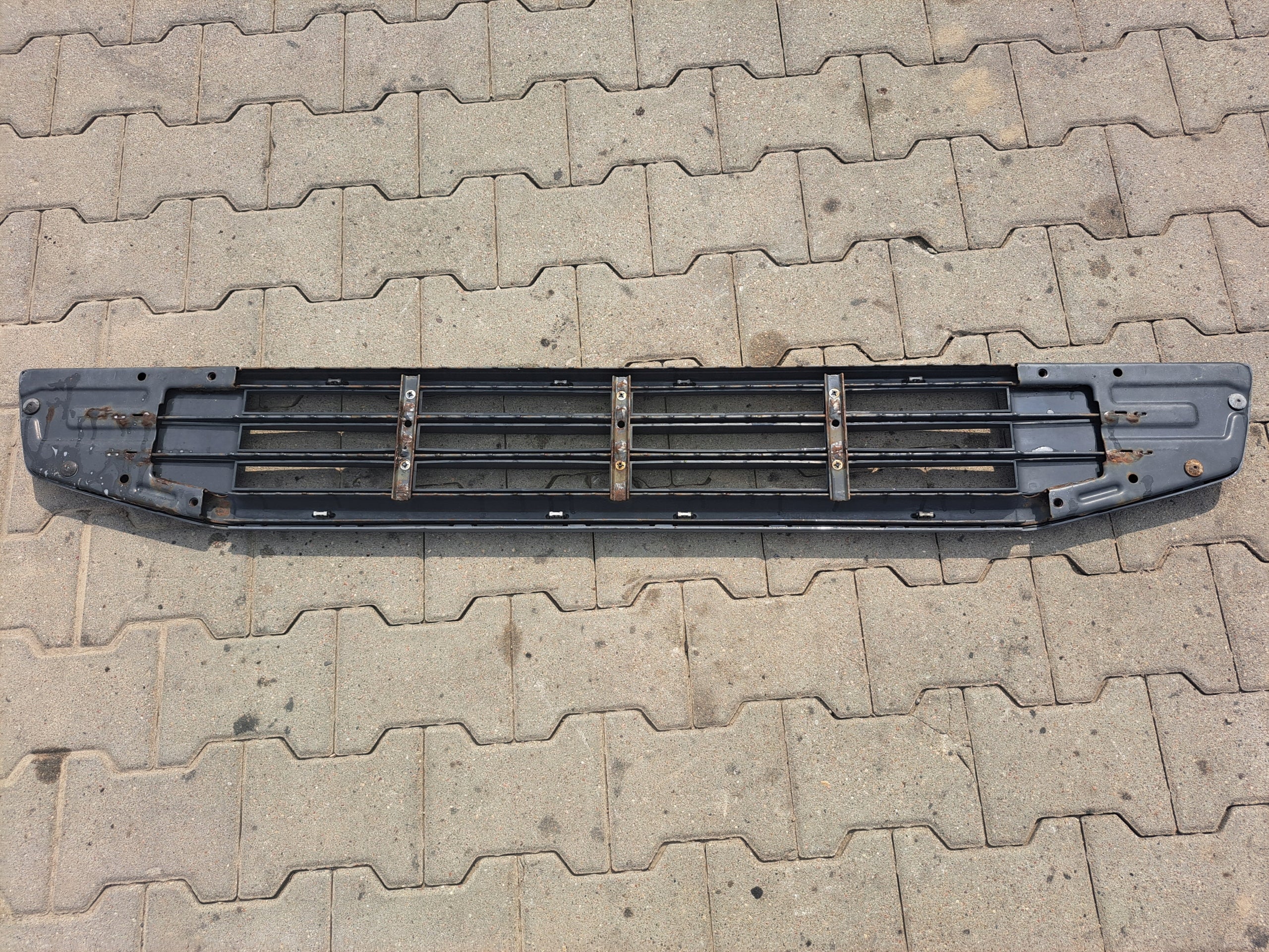 Kühlergrill Volvo  FRONTGRILL 82208512 Kühlergitter