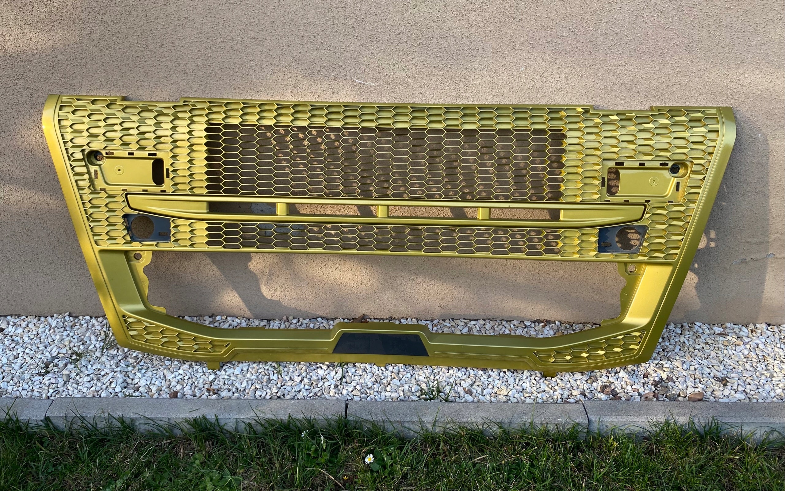 Kühlergrill Volvo  FRONTGRILL 84274554 Kühlergitter