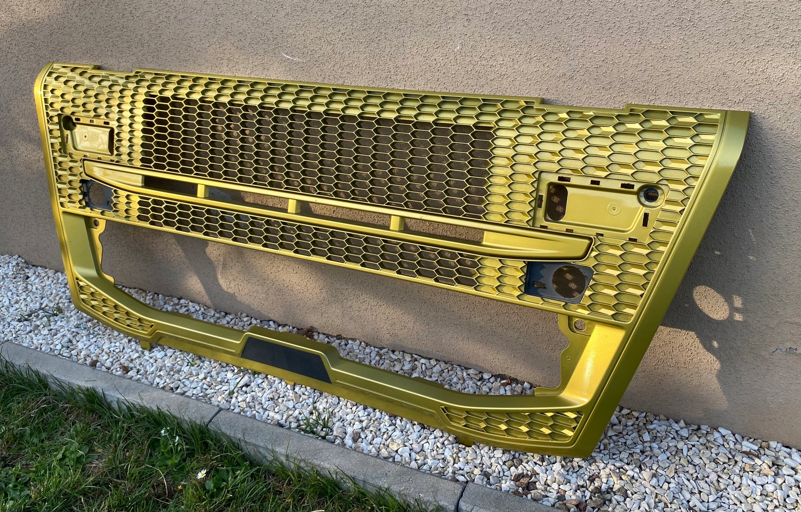 Kühlergrill Volvo  FRONTGRILL 84274554 Kühlergitter