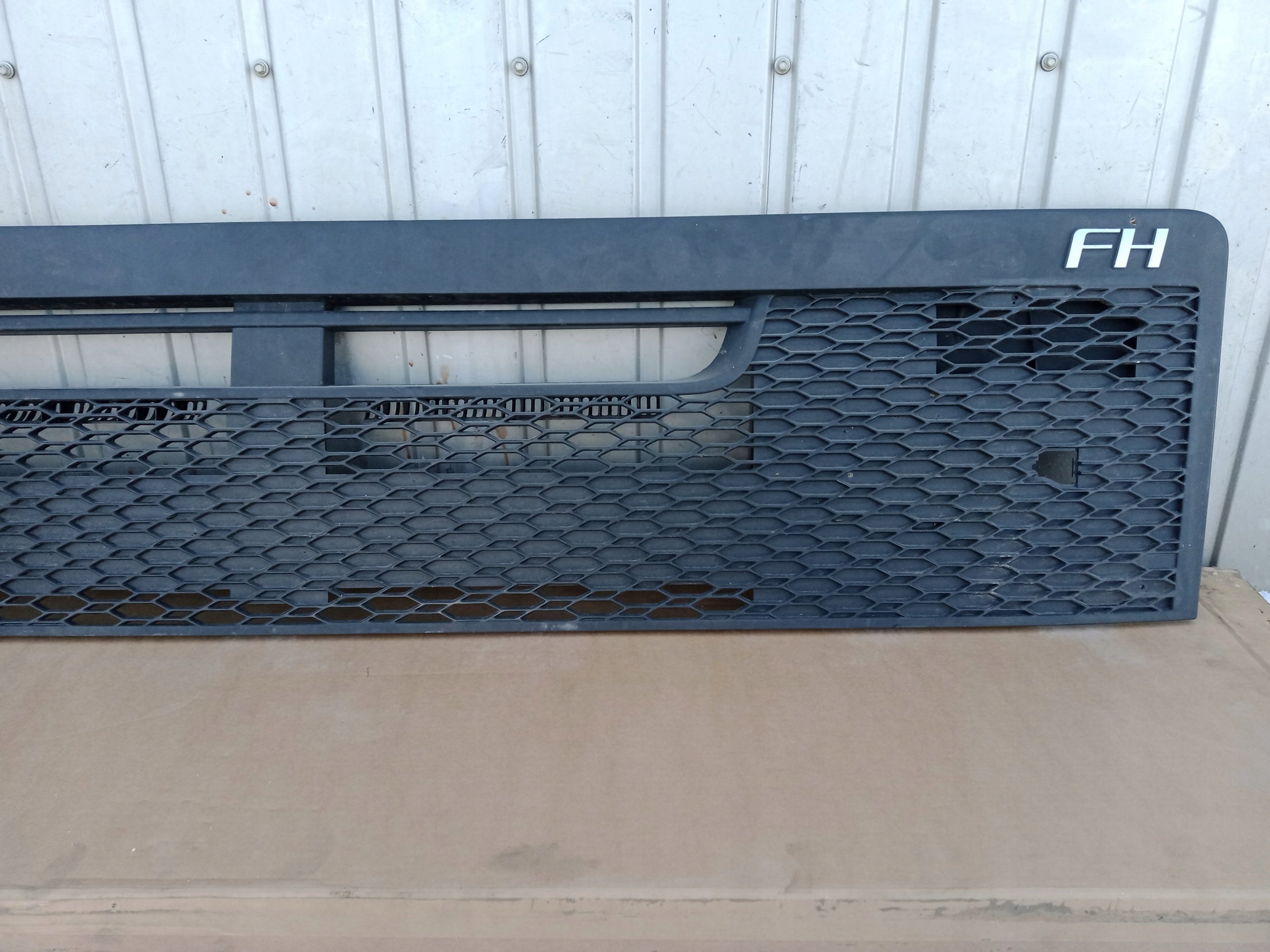 Kühlergrill Volvo 40 FRONTGRILL 84033228 Kühlergitter