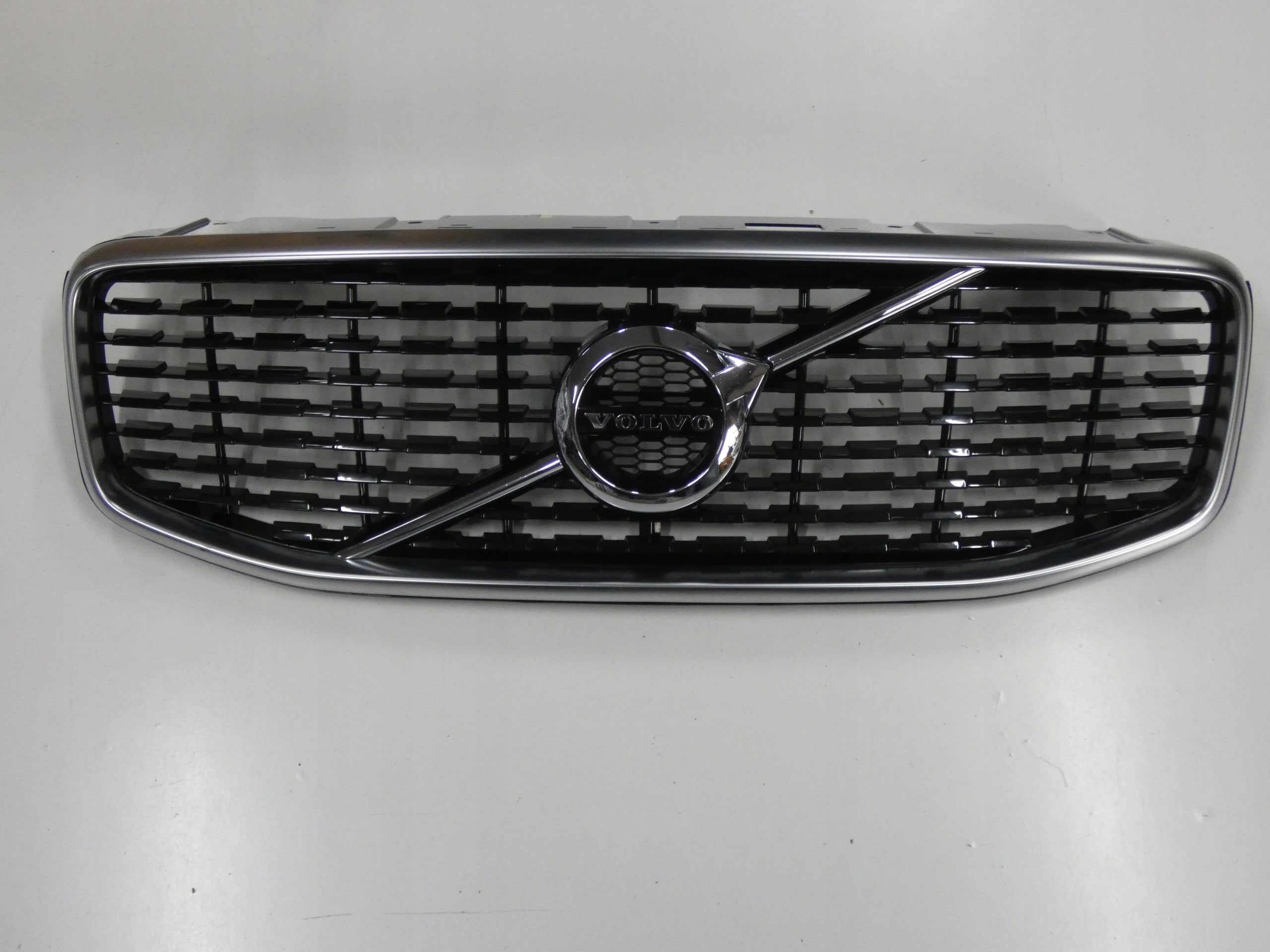 Kühlergrill Volvo II XC60 142 FRONTGRILL 31425534 Kühlergitter