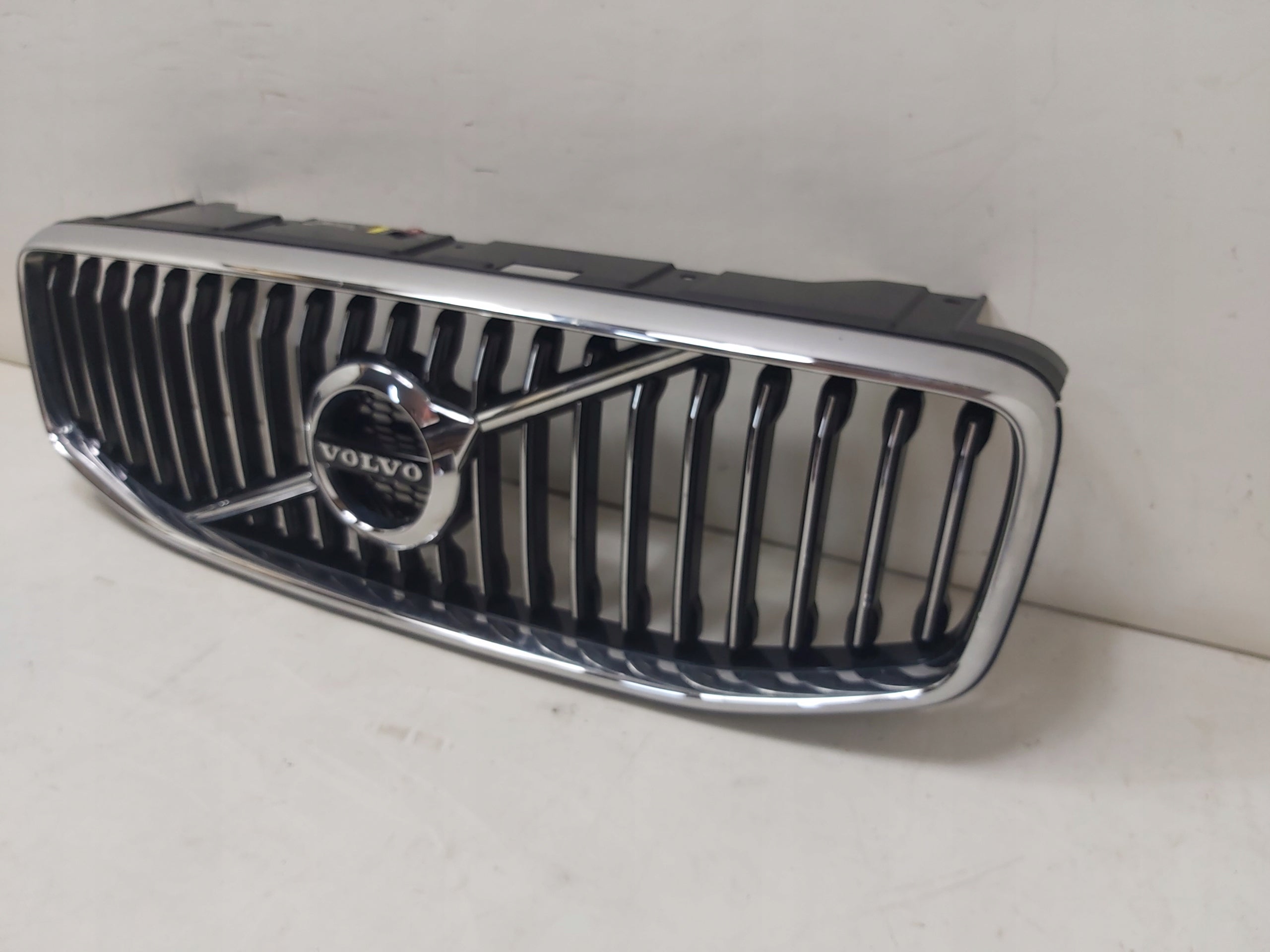 Kühlergrill Volvo 142 XC 60 II FRONTGRILL 31425535 Kühlergitter