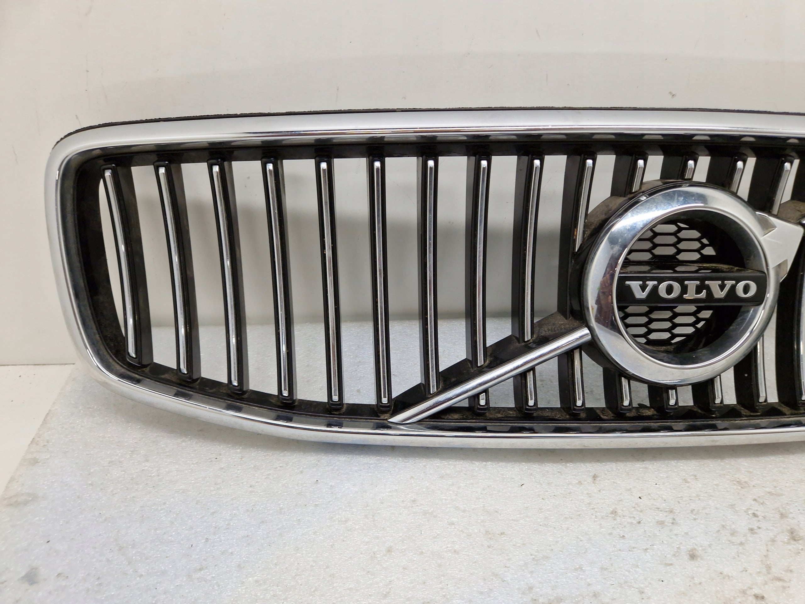 Kühlergrill Volvo 142 S90 V90 II FRONTGRILL 31425412 Kühlergitter