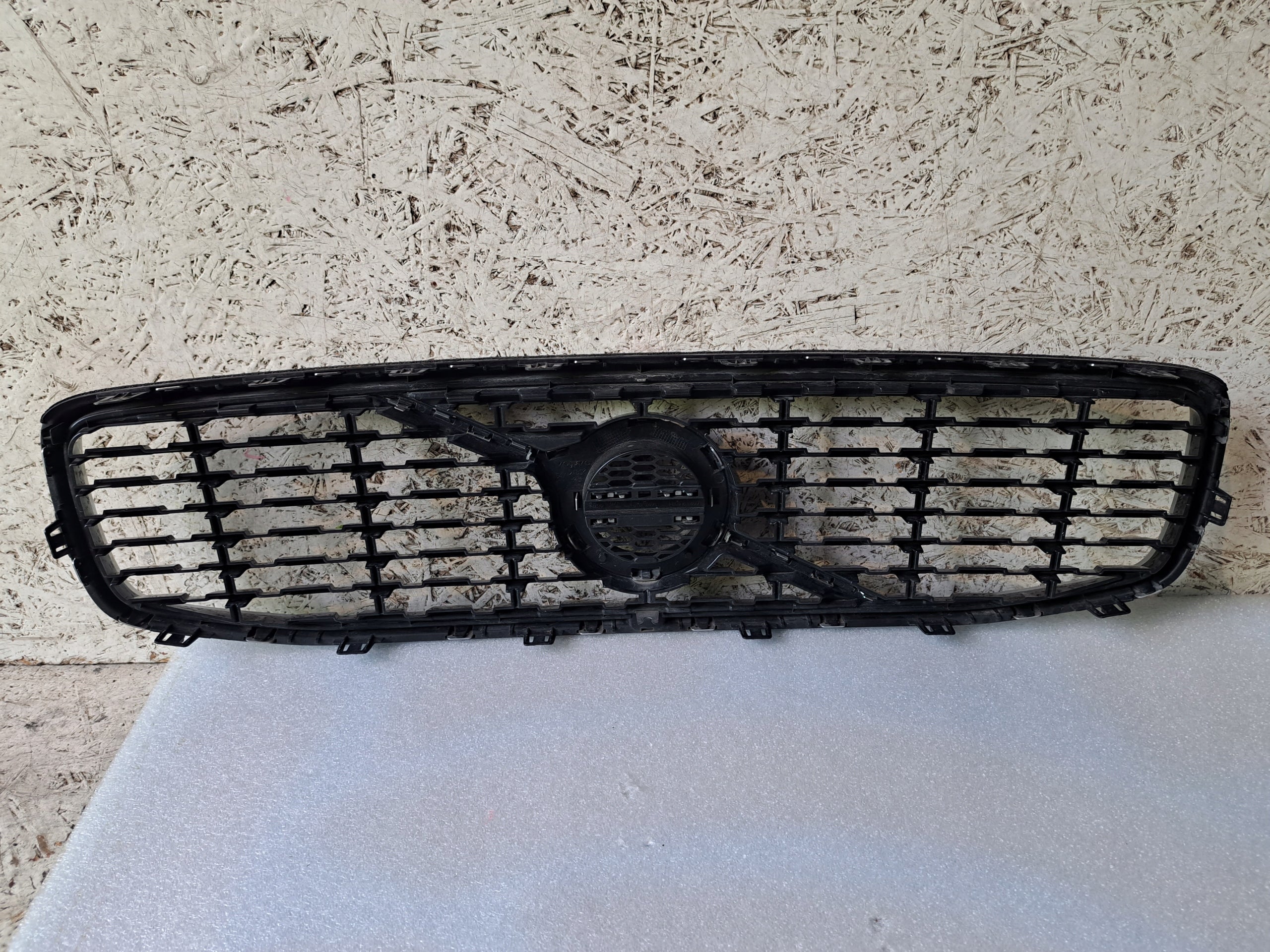 Kühlergrill Volvo 40 142 S90 V90 II FRONTGRILL 31425405 Kühlergitter