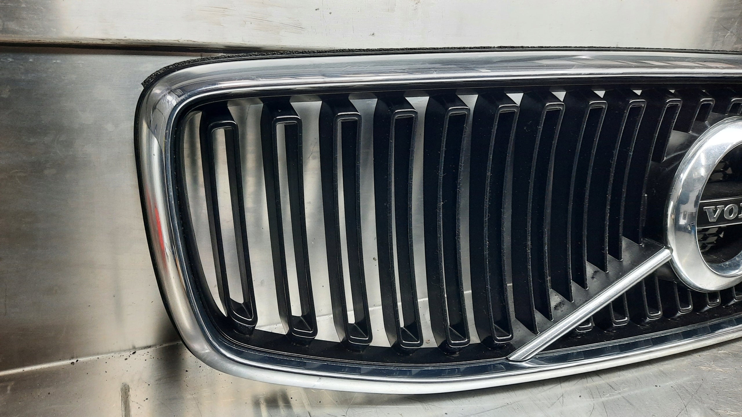 Kühlergrill Volvo 142 S90 V90 FRONTGRILL 31425721 Kühlergitter