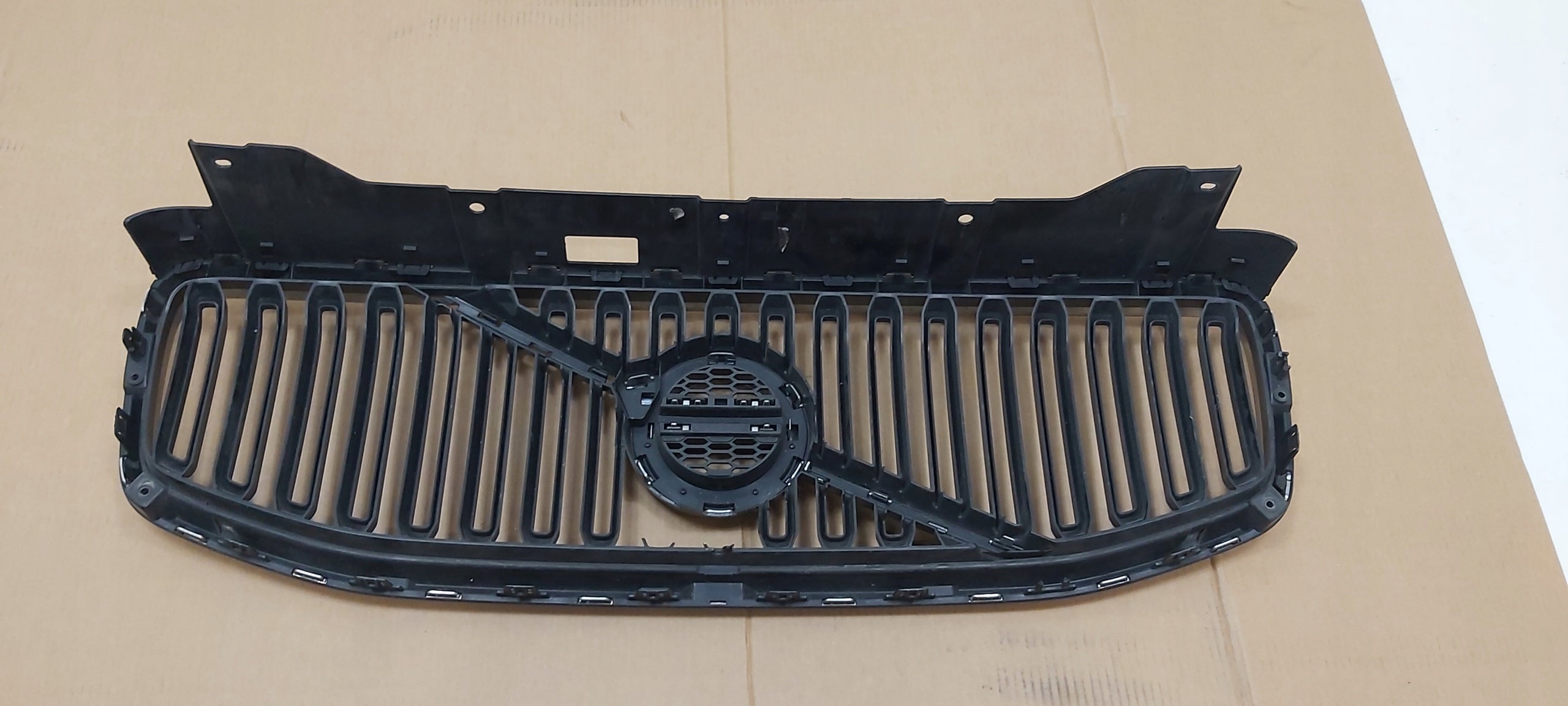 Kühlergrill Volvo XC60 II 142 FRONTGRILL 31425532 Kühlergitter