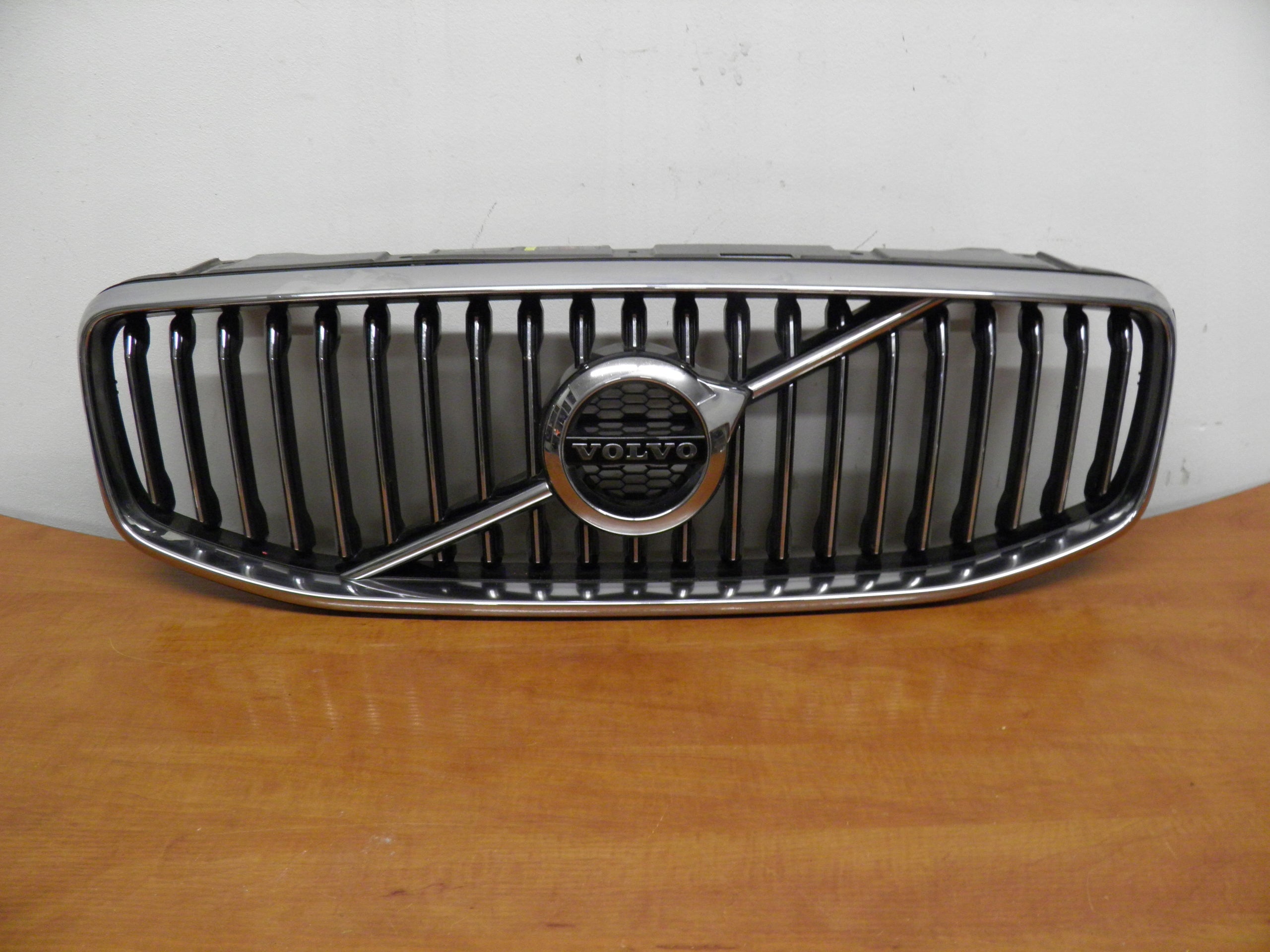  Kühlergrill Volvo XC60 II 142 FRONTGRILL 31425535 Kühlergitter product image