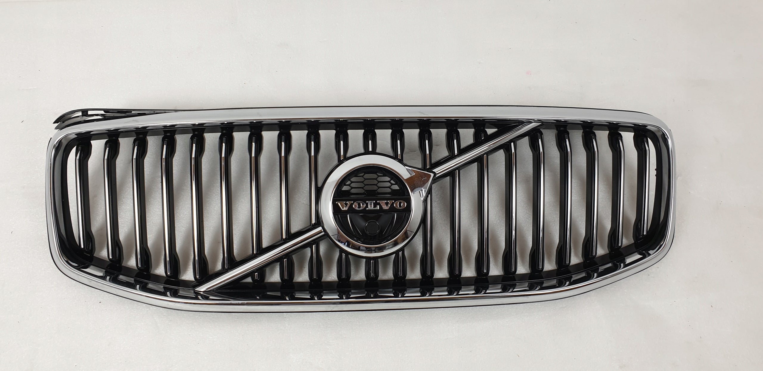 Kühlergrill Volvo XC60 II 142 FRONTGRILL 31425535 Kühlergitter