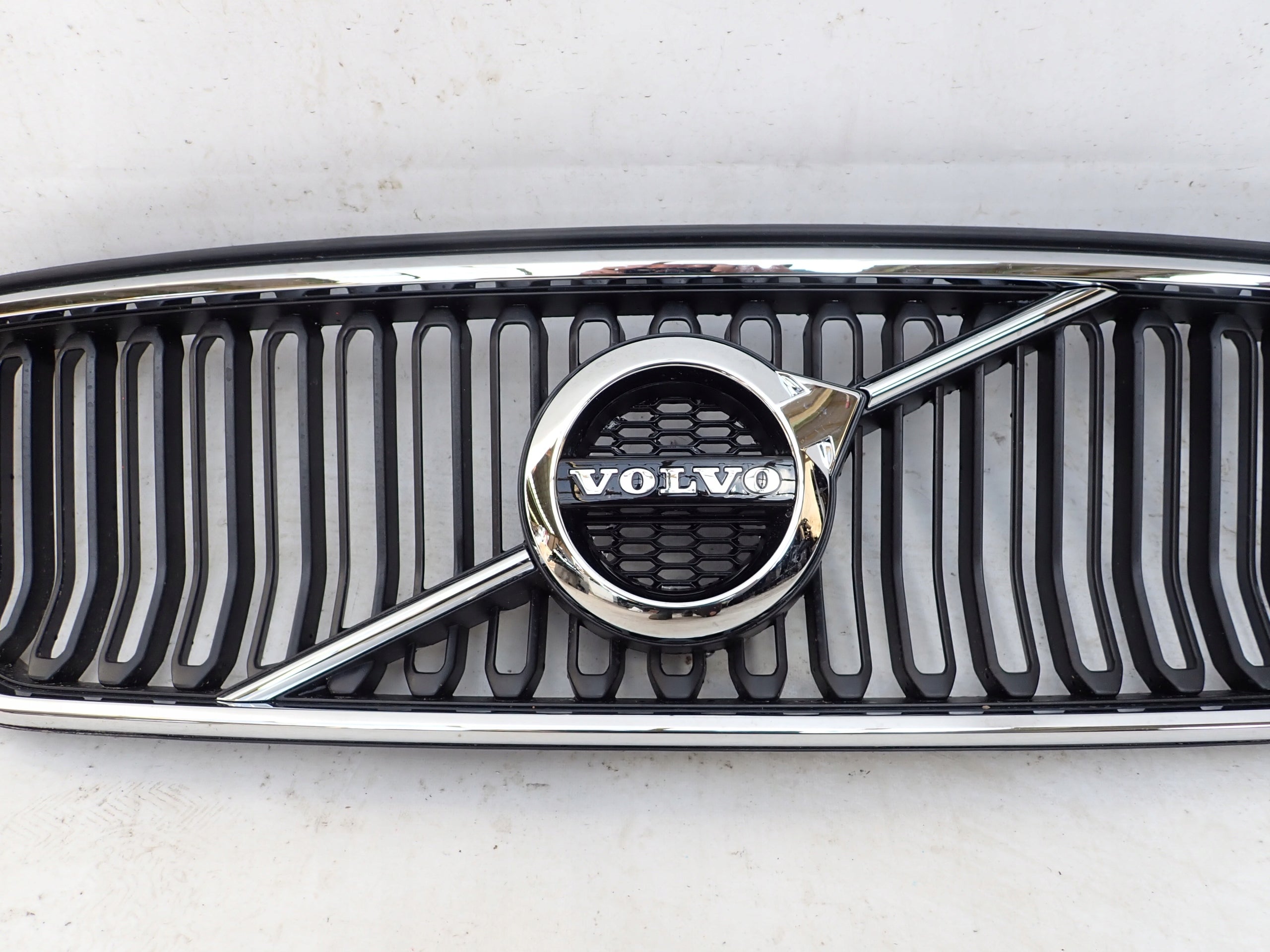 Kühlergrill Volvo XC60 II 142 FRONTGRILL 31425535 Kühlergitter