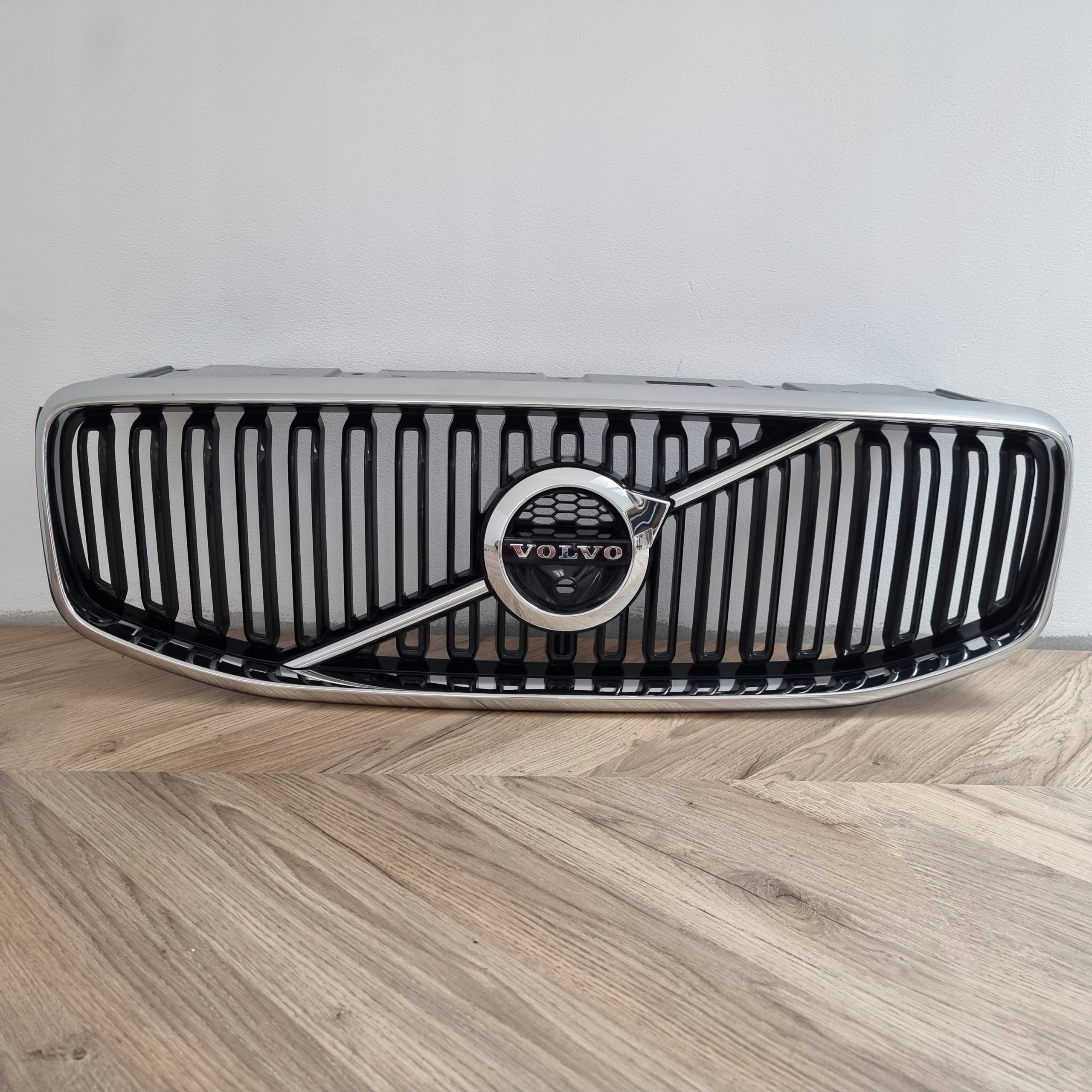 Kühlergrill Volvo XC60 II 2 142 FRONTGRILL 31425532 Kühlergitter