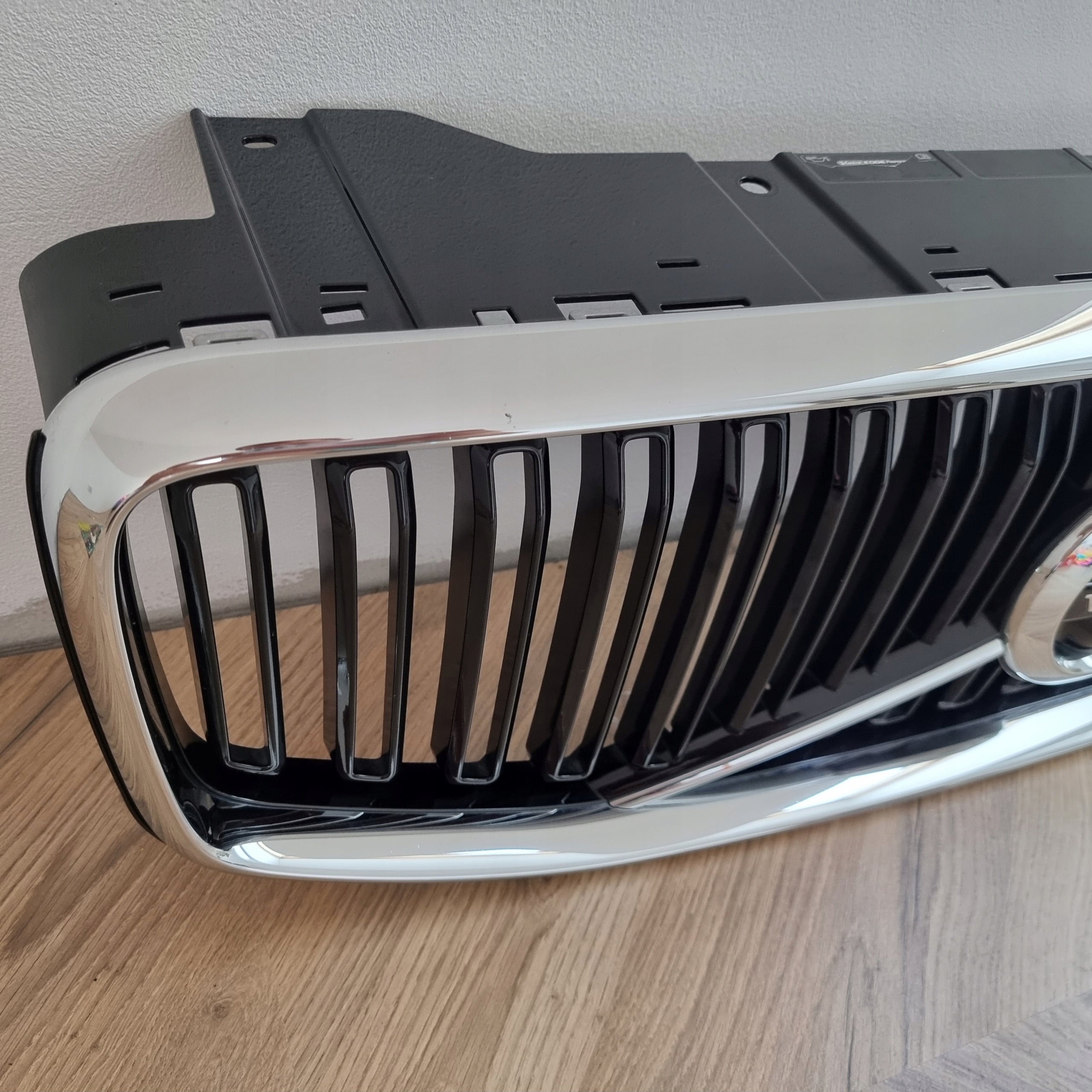 Kühlergrill Volvo XC60 II 2 142 FRONTGRILL 31425532 Kühlergitter