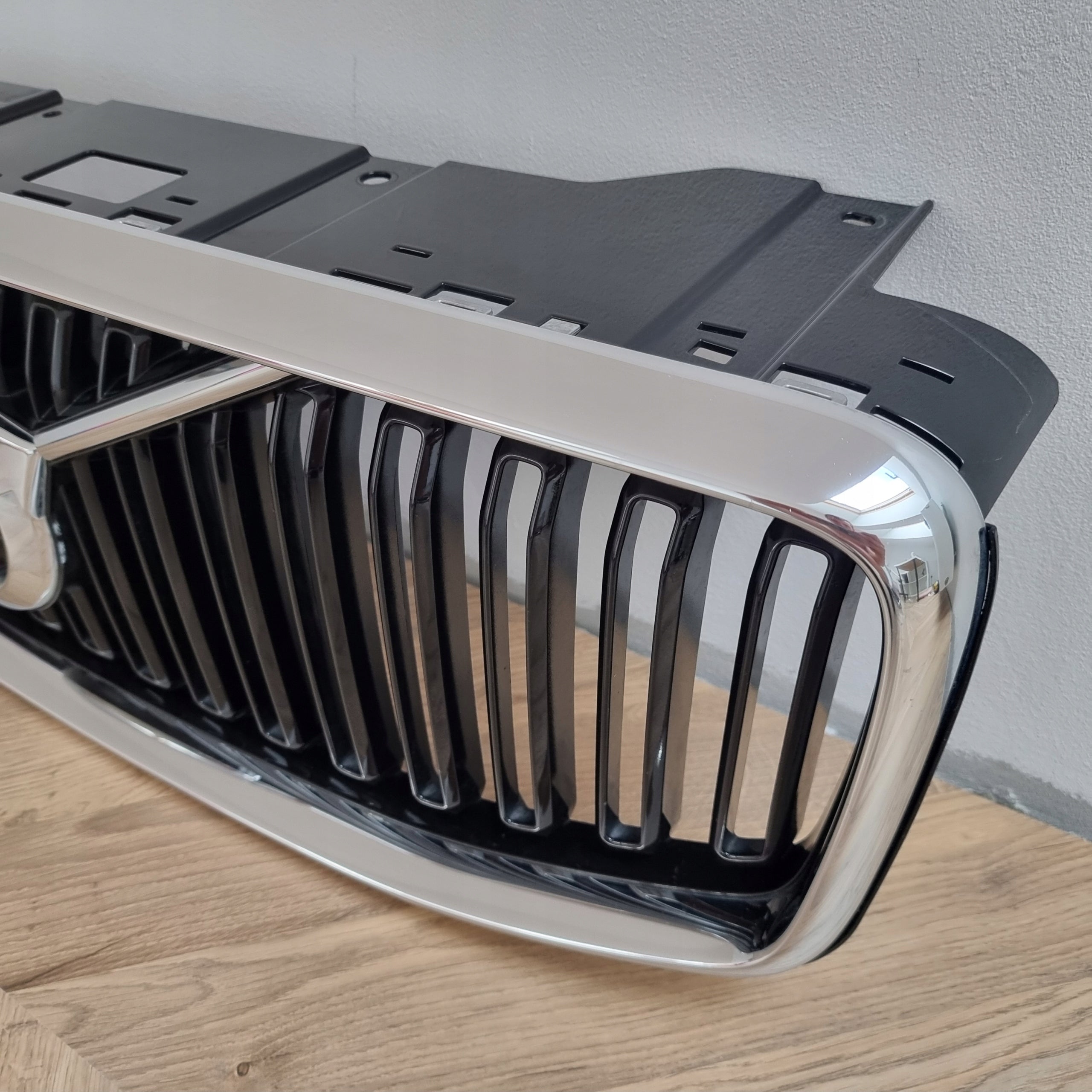 Kühlergrill Volvo XC60 II 2 142 FRONTGRILL 31425532 Kühlergitter