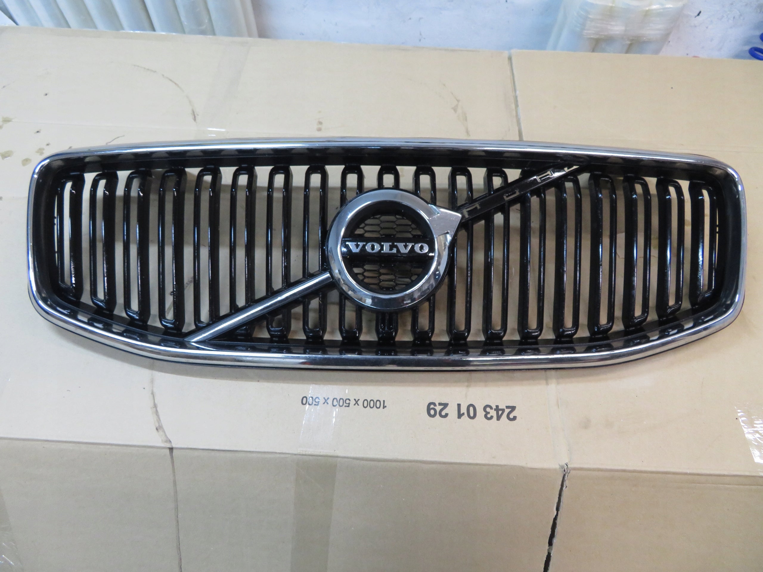 Kühlergrill Volvo XC60 142 FRONTGRILL 31425532 Kühlergitter