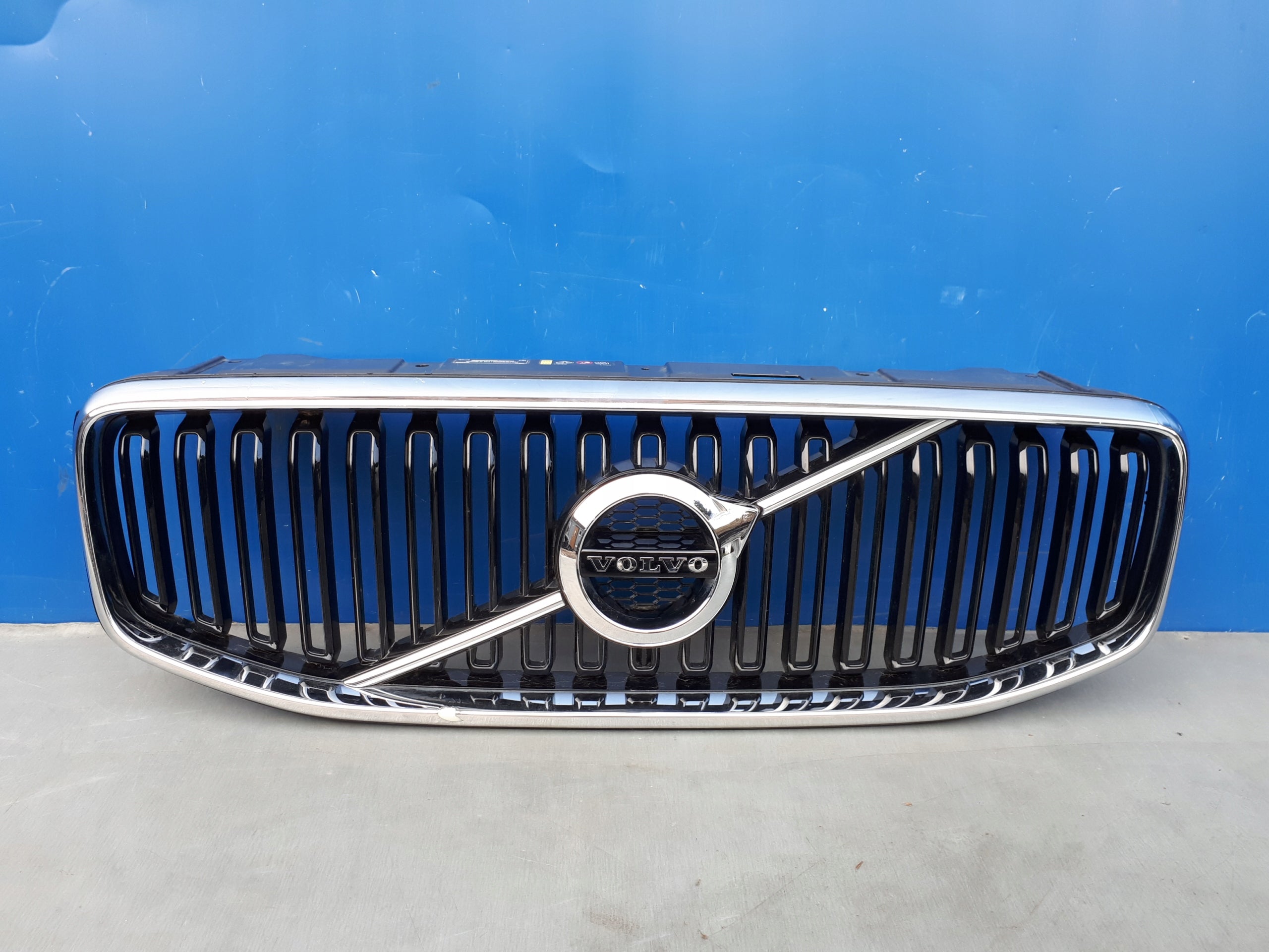  Kühlergrill Volvo XC60 2 142 FRONTGRILL 60201720 Kühlergitter product image