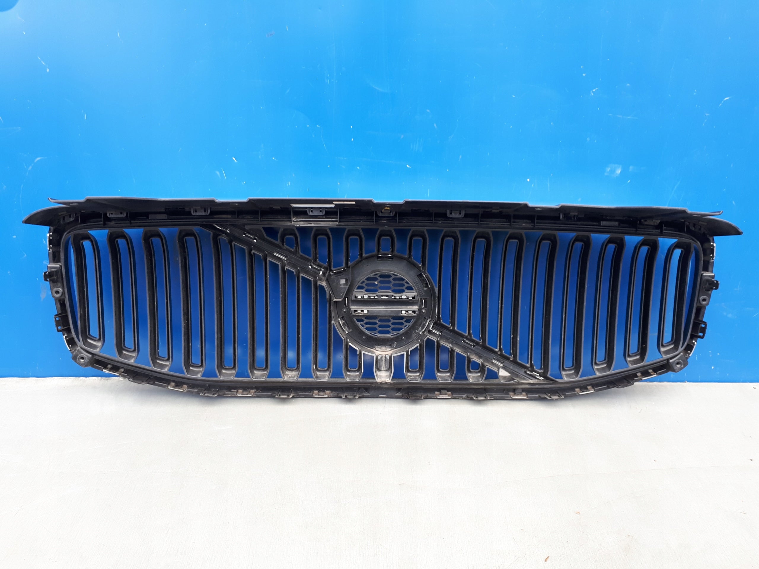 Kühlergrill Volvo XC60 2 142 FRONTGRILL 60201720 Kühlergitter