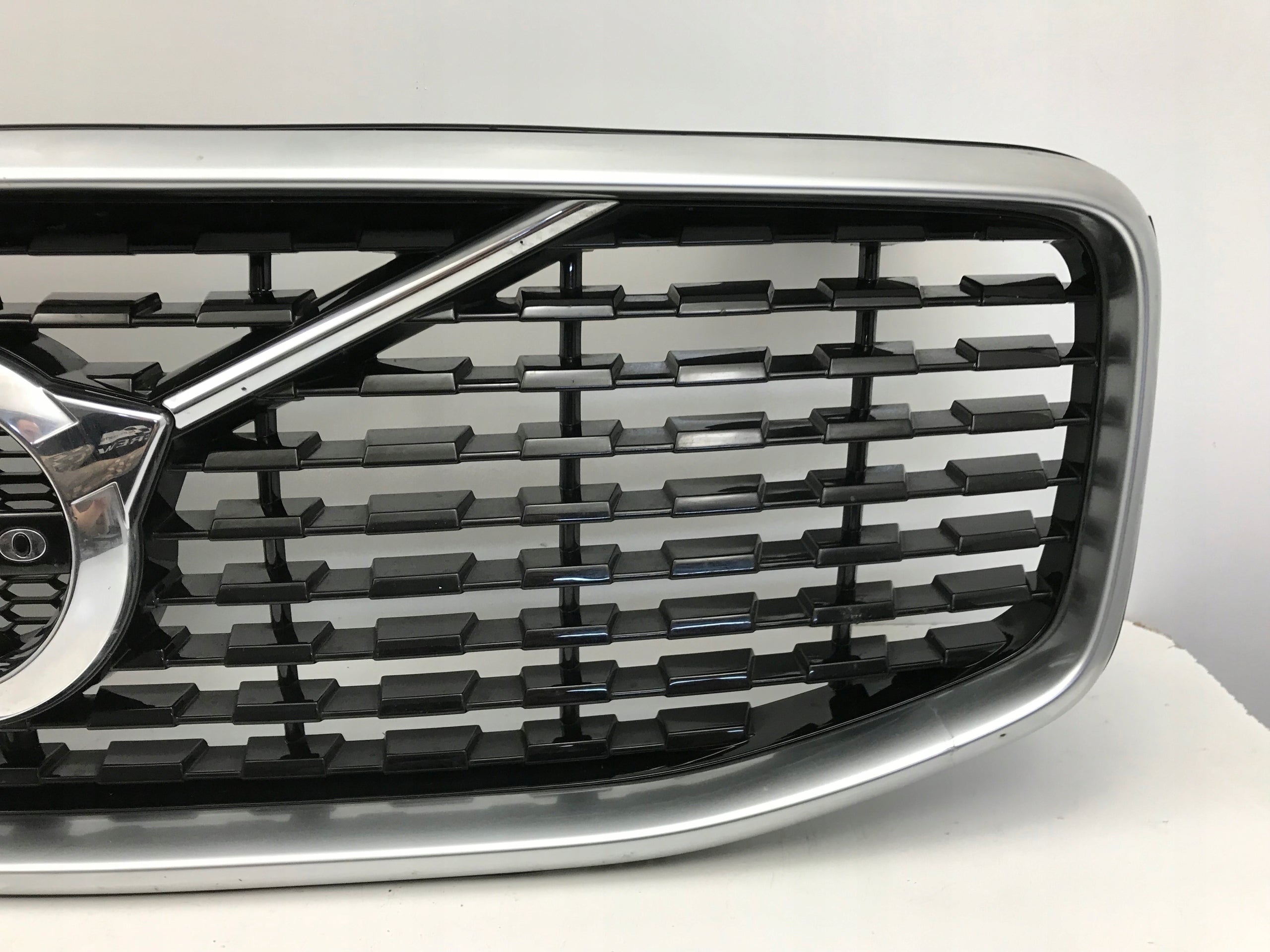 Kühlergrill Volvo XC60 II 142 FRONTGRILL 31425534 Kühlergitter