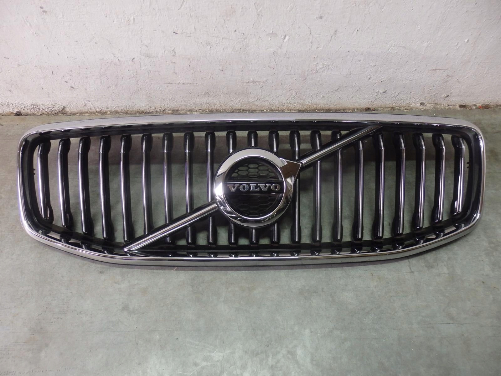  Kühlergrill Volvo 142 XC60 II 2 FRONTGRILL 31425535 Kühlergitter product image