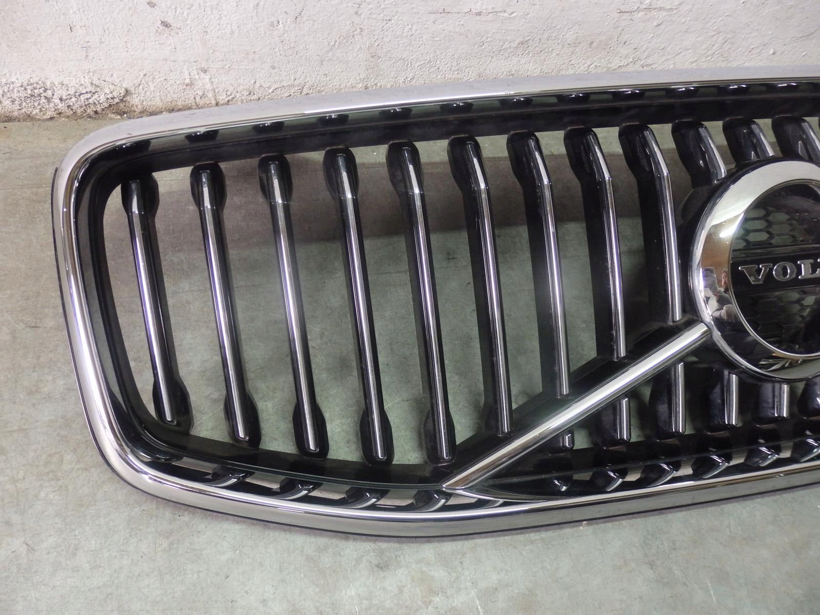 Kühlergrill Volvo 142 XC60 II 2 FRONTGRILL 31425535 Kühlergitter