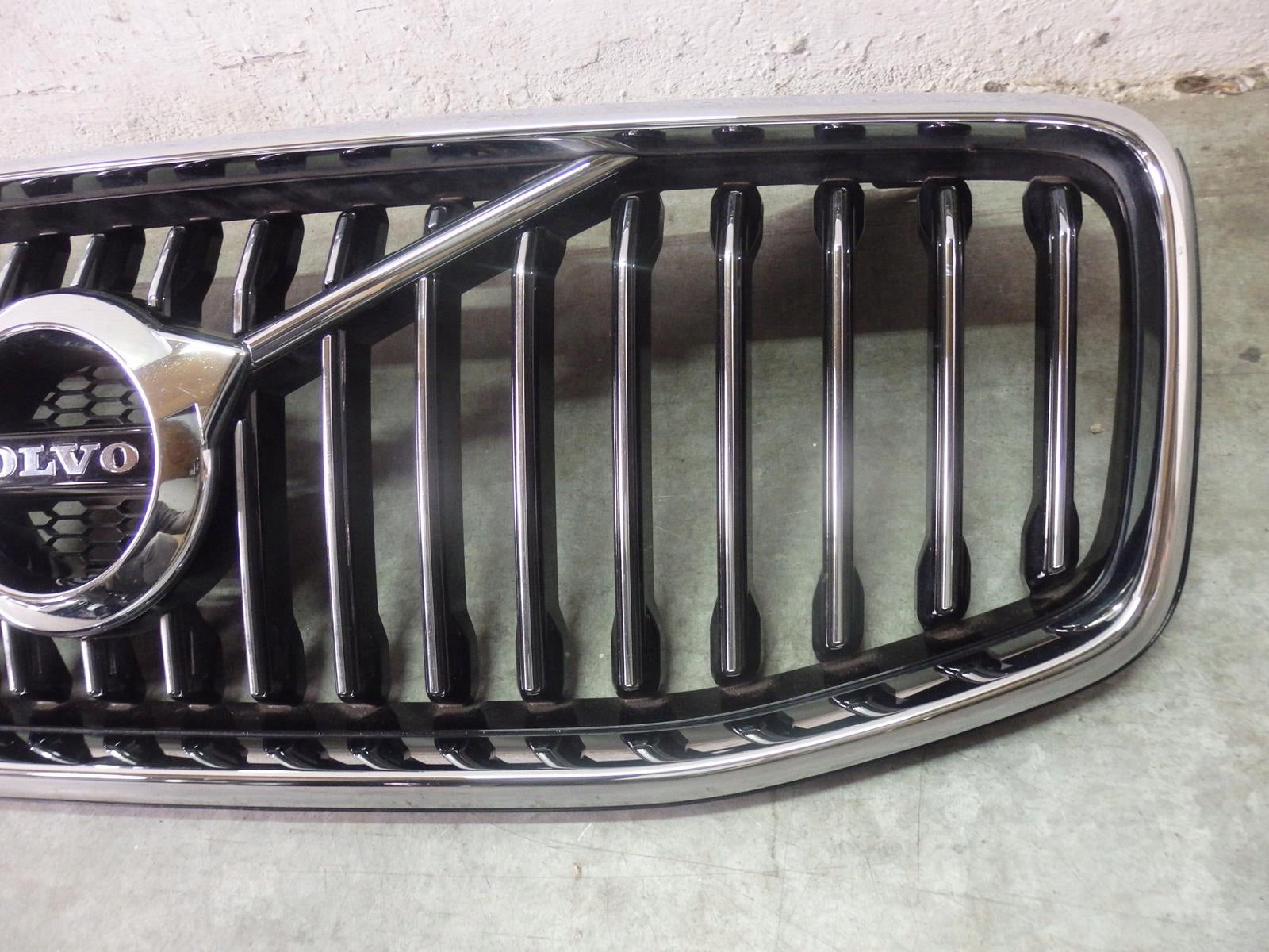 Kühlergrill Volvo 142 XC60 II 2 FRONTGRILL 31425535 Kühlergitter