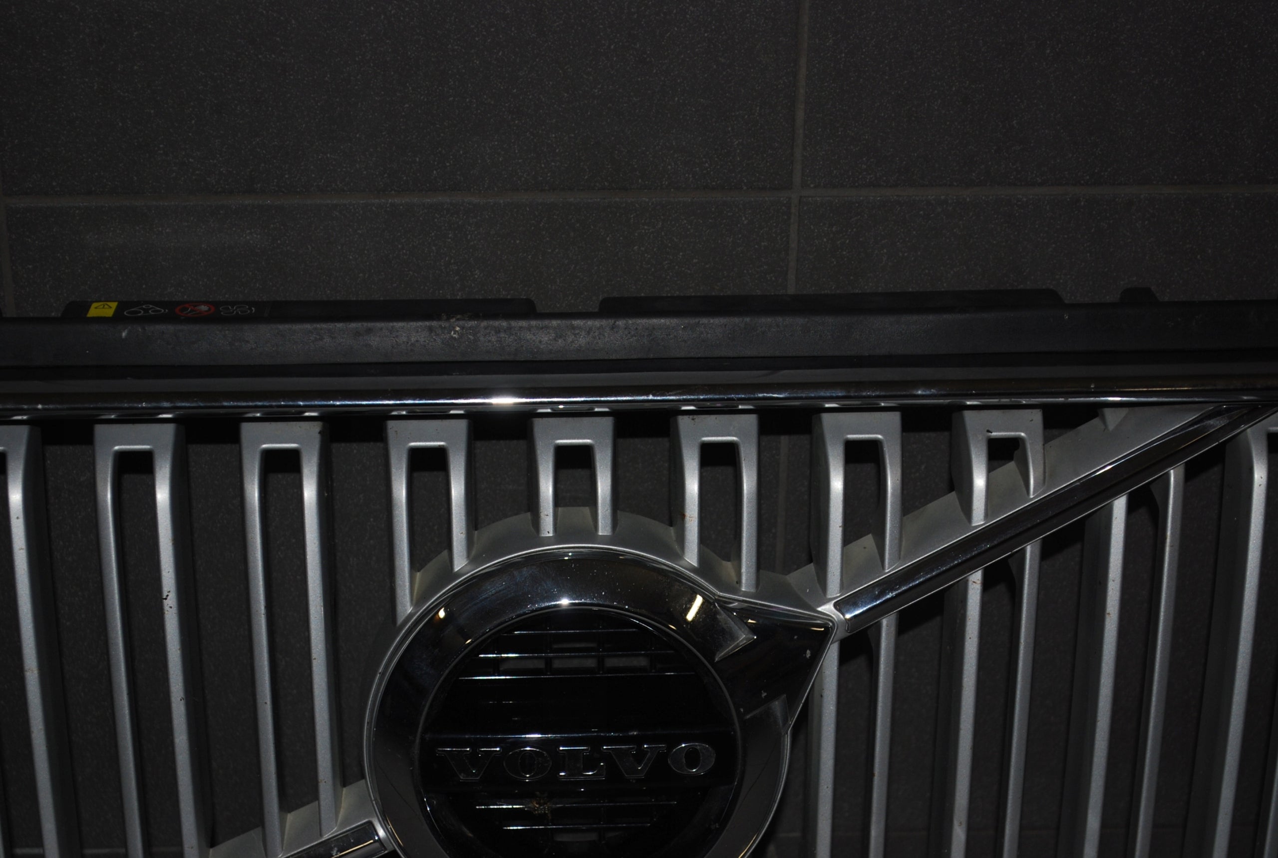 Kühlergrill Volvo 142 XC90 FRONTGRILL 31425095 Kühlergitter