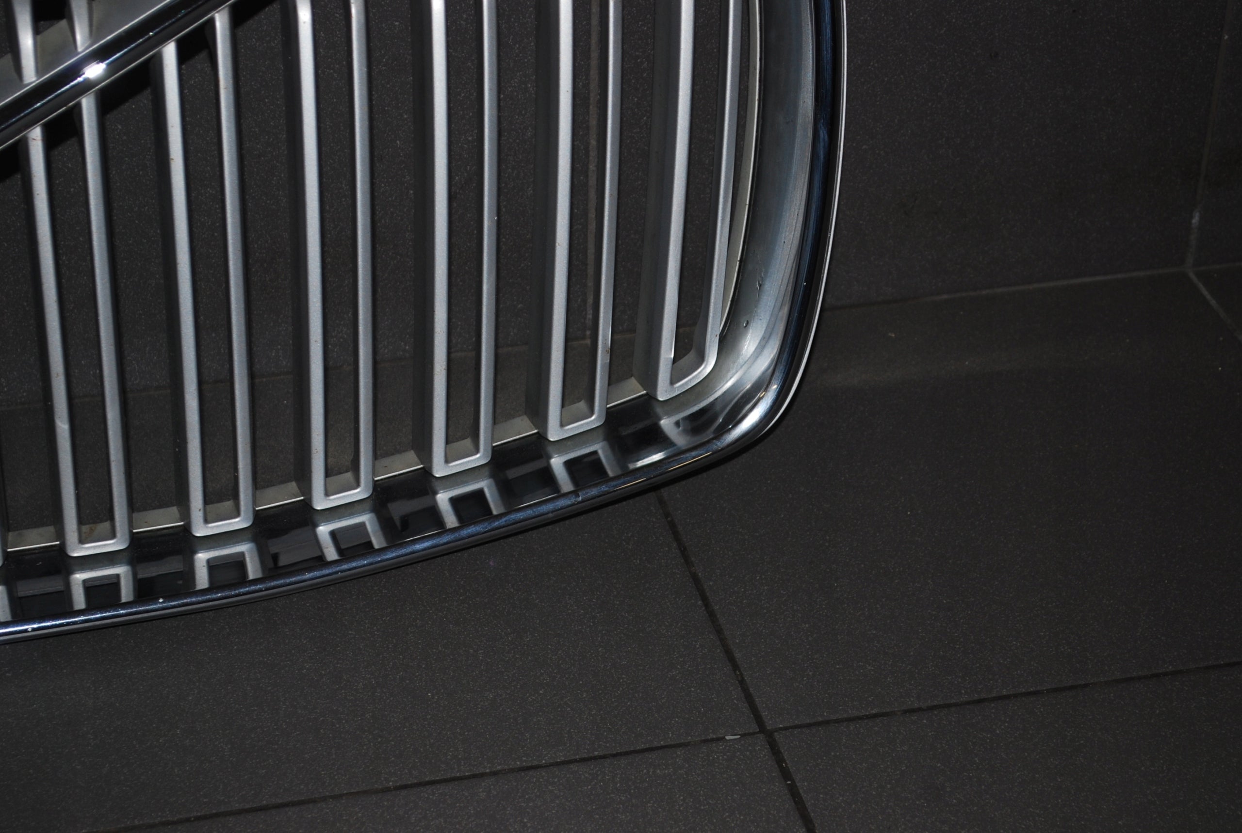 Kühlergrill Volvo 142 XC90 FRONTGRILL 31425095 Kühlergitter