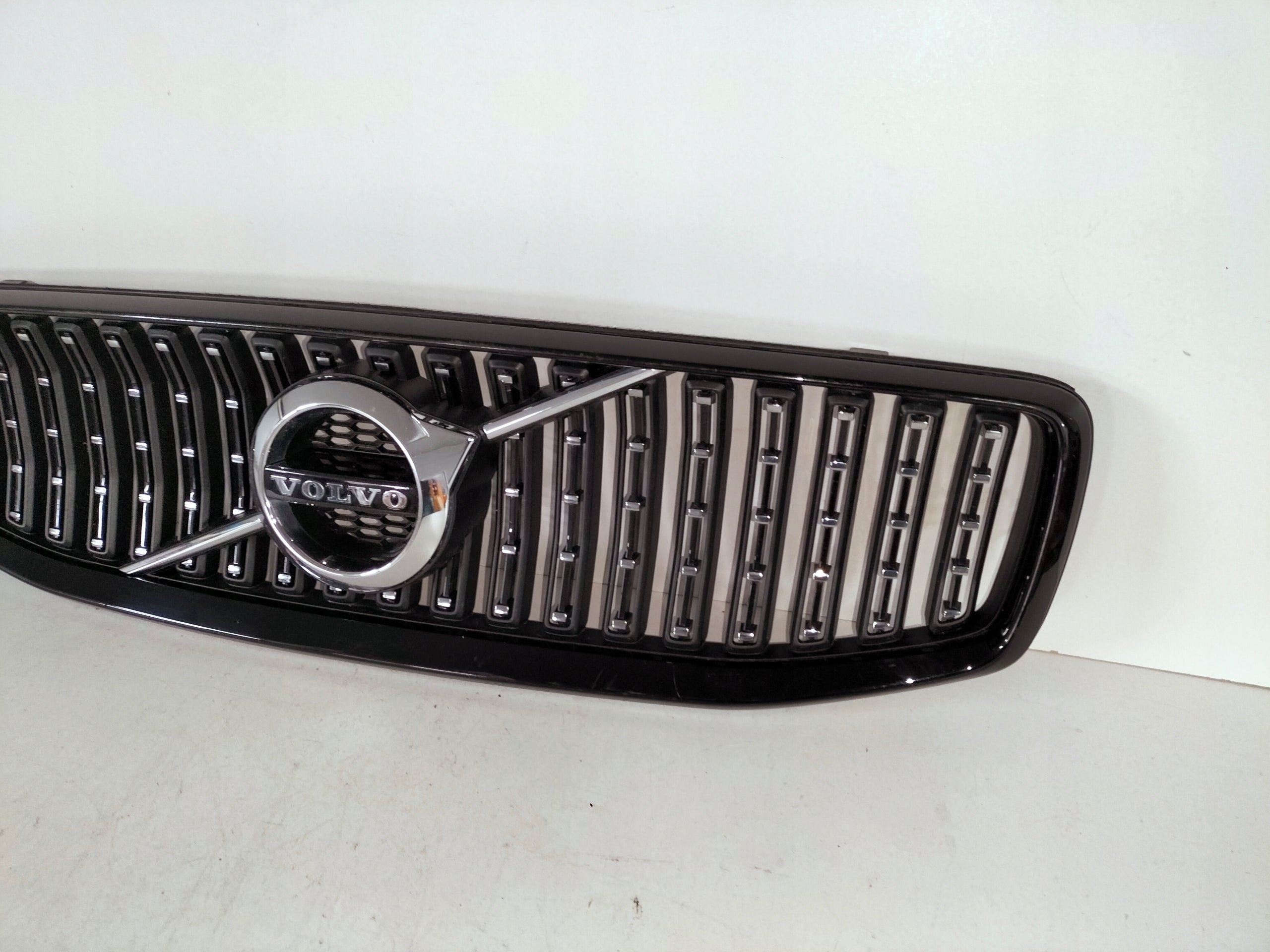 Kühlergrill Volvo CROSS COUNTRY V60 II FRONTGRILL 32132230 Kühlergitter