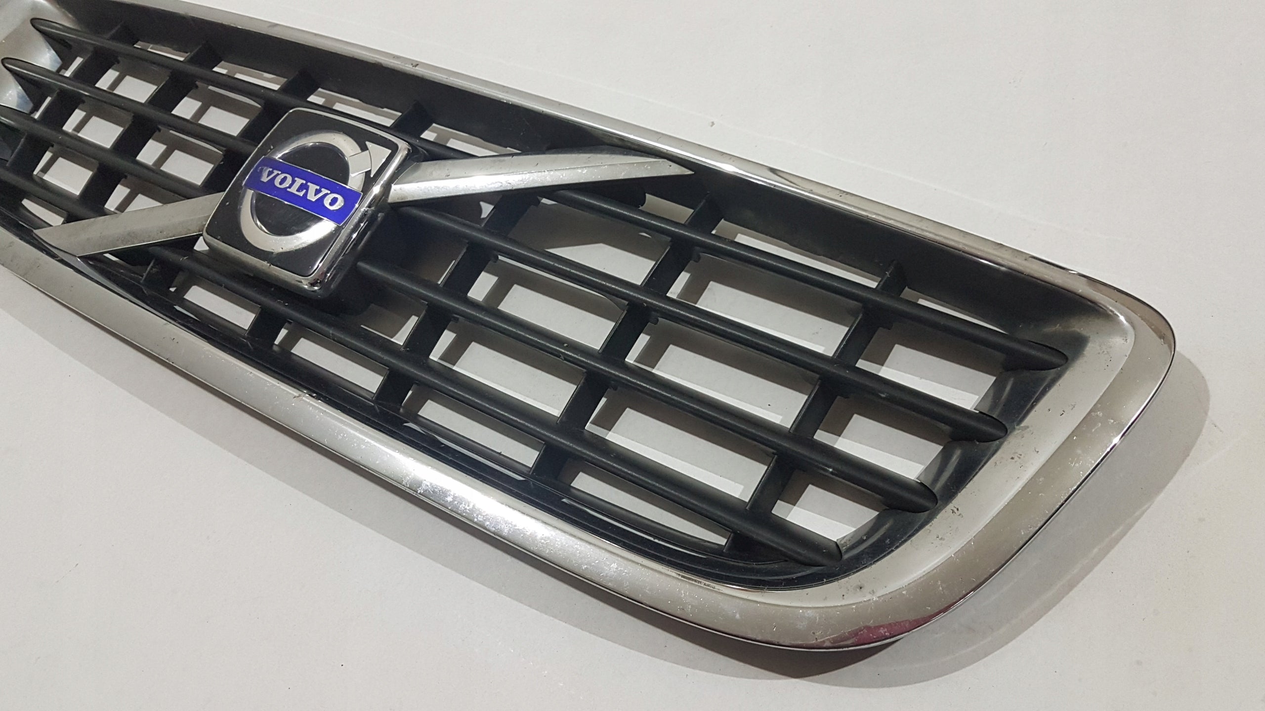 Kühlergrill Volvo S40 V50 30 FRONTGRILL 50071230 Kühlergitter