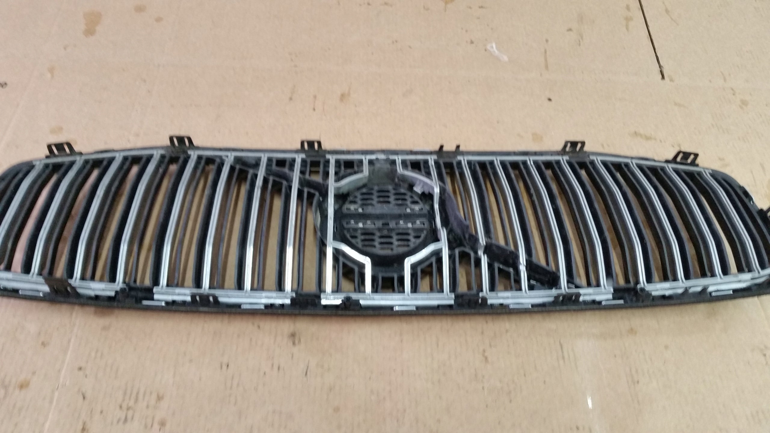 Kühlergrill Volvo V60 II 2 III V60 S60 III FRONTGRILL 31479290 Kühlergitter