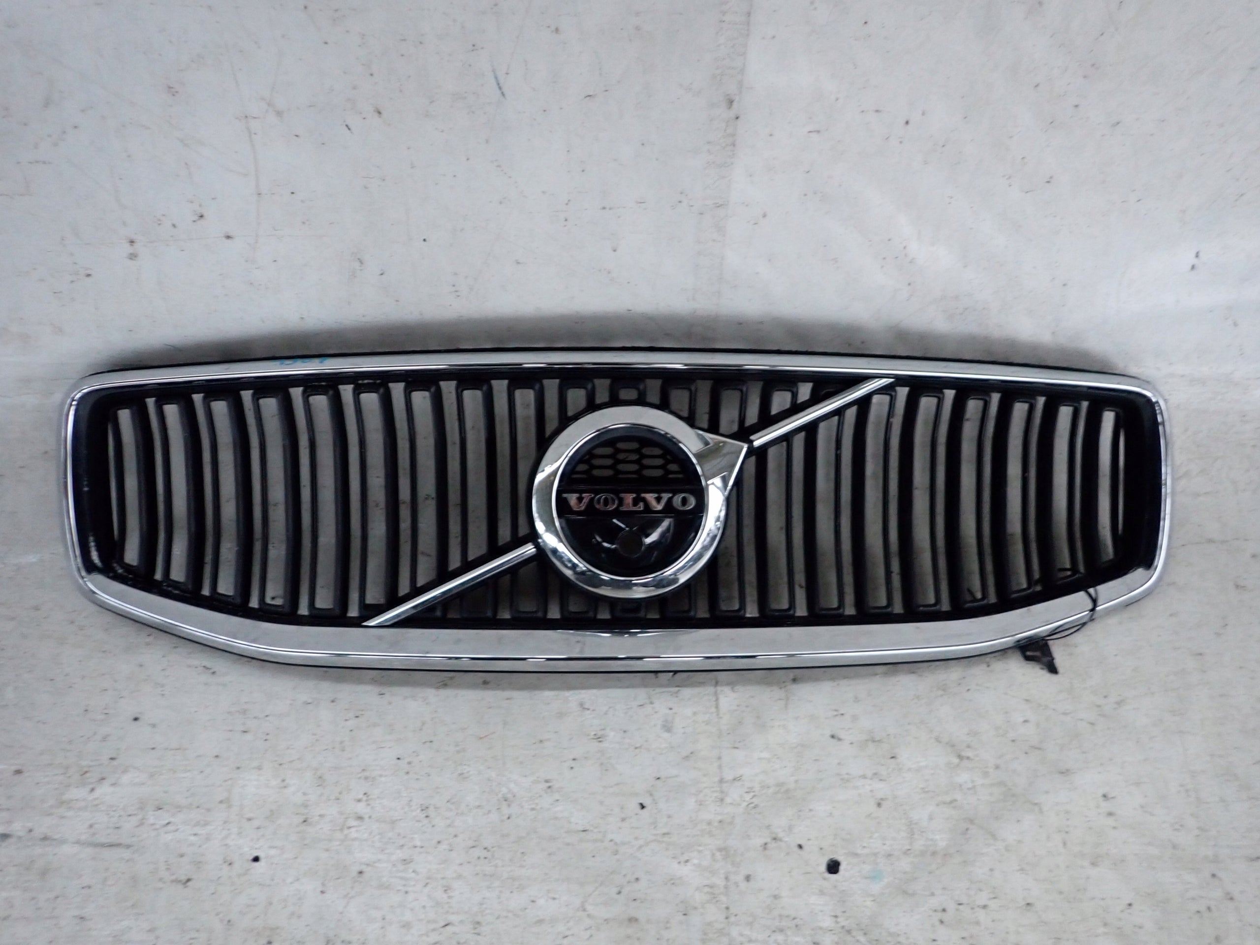  Kühlergrill Volvo V60 II 2 II 2 S60 S60 III 3 FRONTGRILL 32132225 Kühlergitter product image