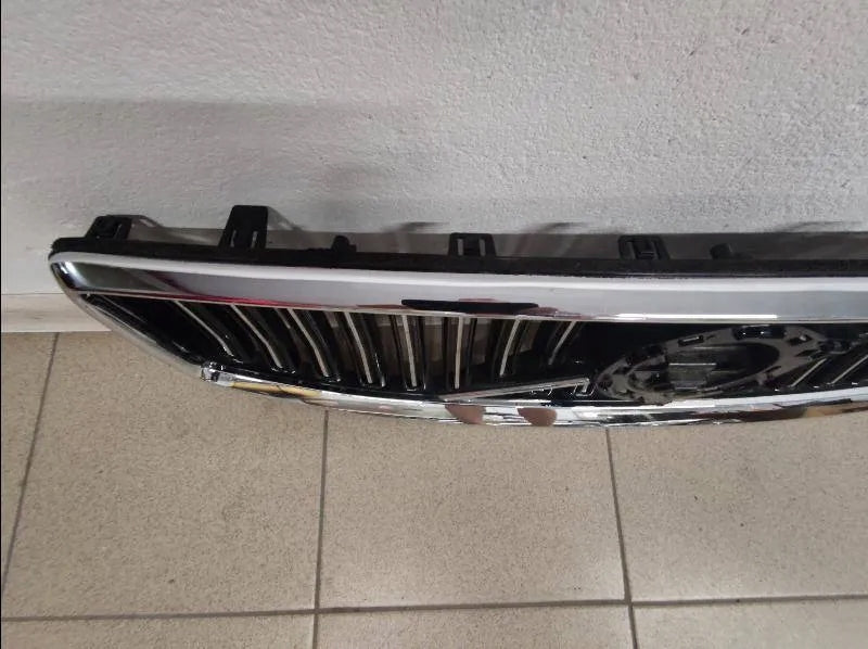 Kühlergrill Volvo III V60 V60 II S60 III FRONTGRILL 83147929 Kühlergitter