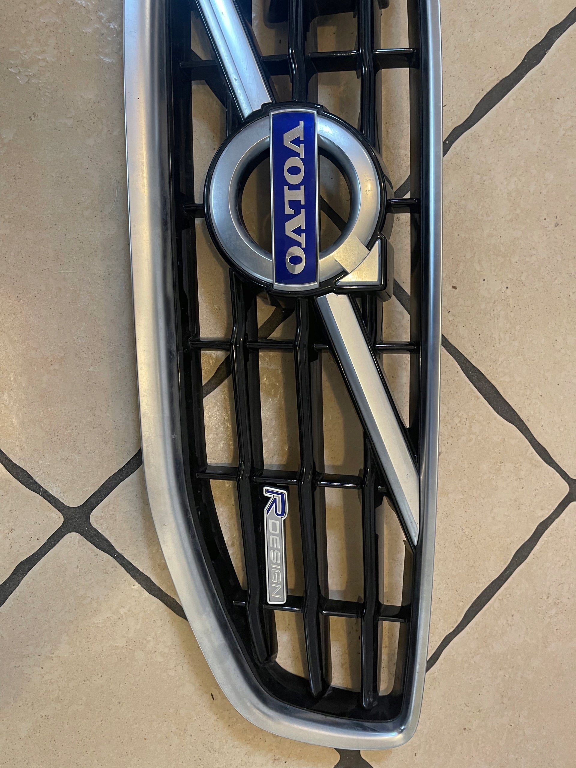 Kühlergrill Volvo S60 V60 1 FRONTGRILL Kühlergitter