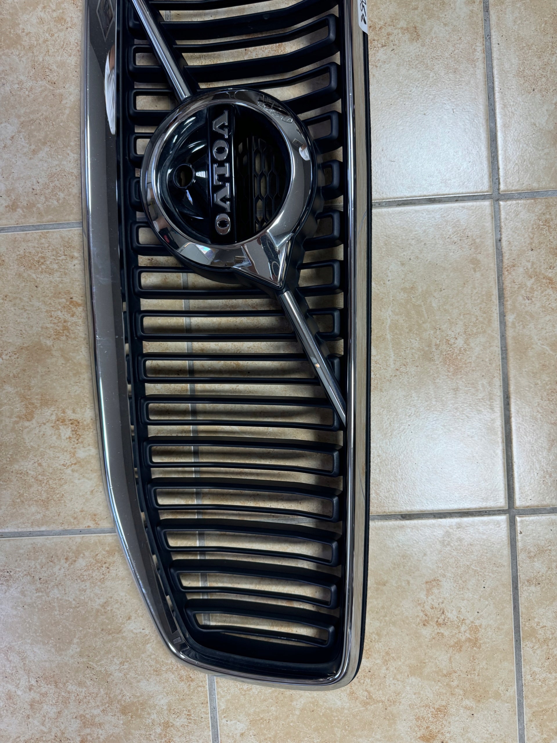 Kühlergrill Volvo S60 V60 II FRONTGRILL Kühlergitter