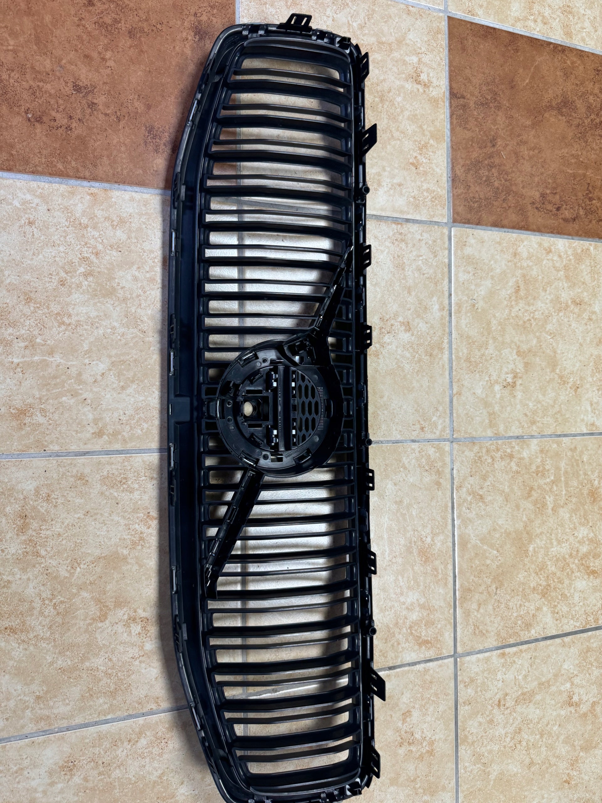 Kühlergrill Volvo S60 V60 II FRONTGRILL Kühlergitter