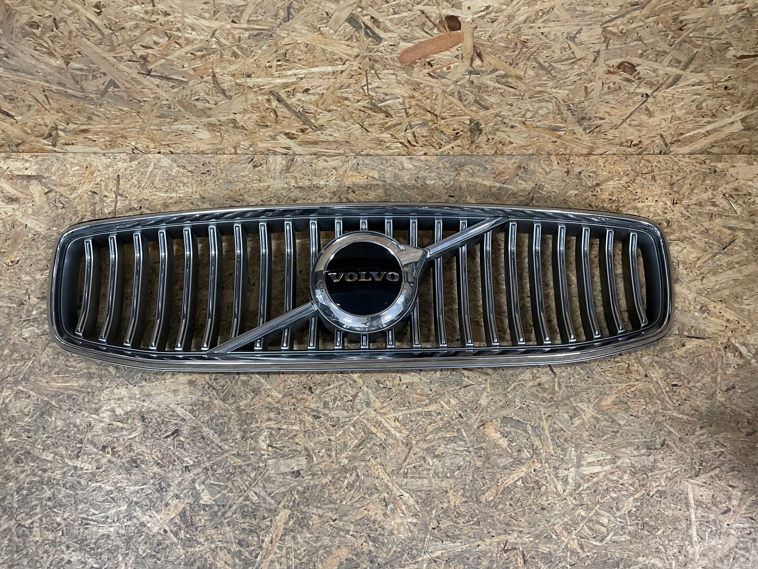  Radiator grille Volvo 40 S90 V90 FRONT GRILL 32234088 Radiator grille  product image