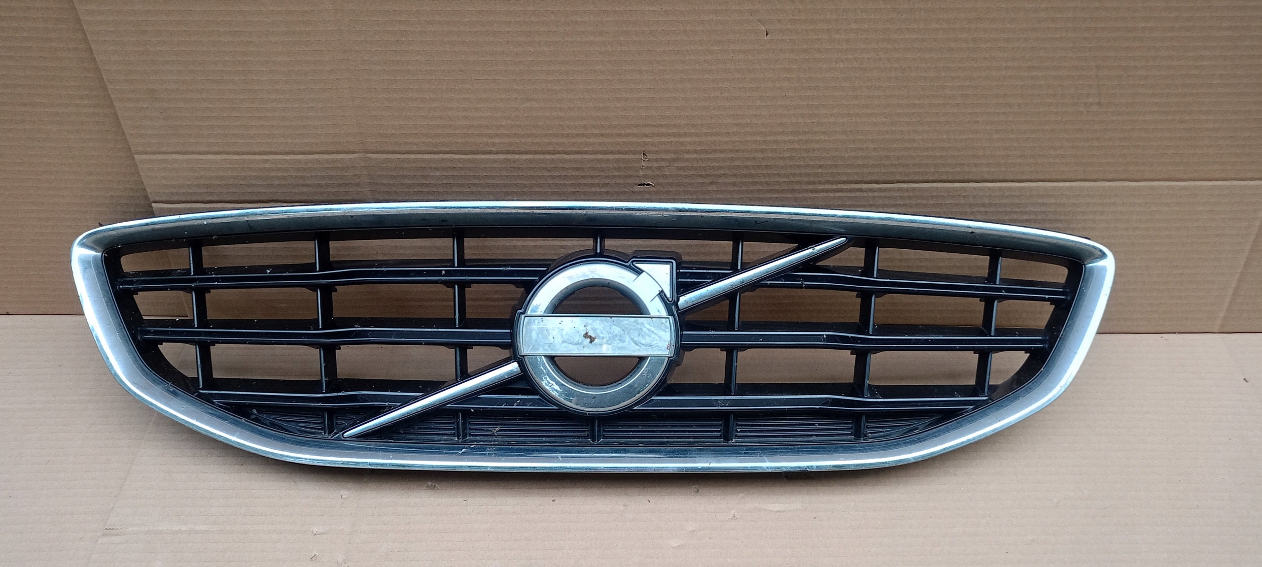 Kühlergrill Volvo V40 FRONTGRILL 31353120 Kühlergitter