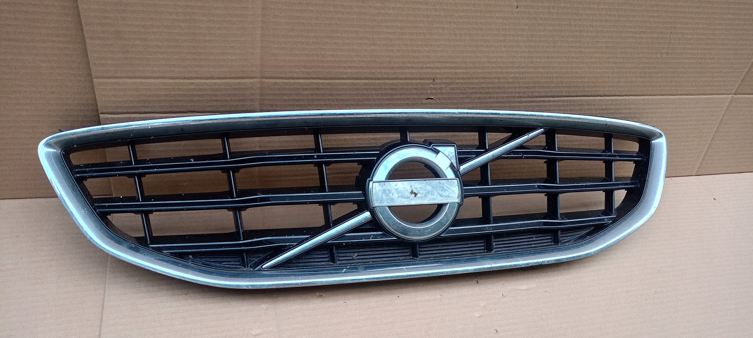 Kühlergrill Volvo V40 FRONTGRILL 31353120 Kühlergitter