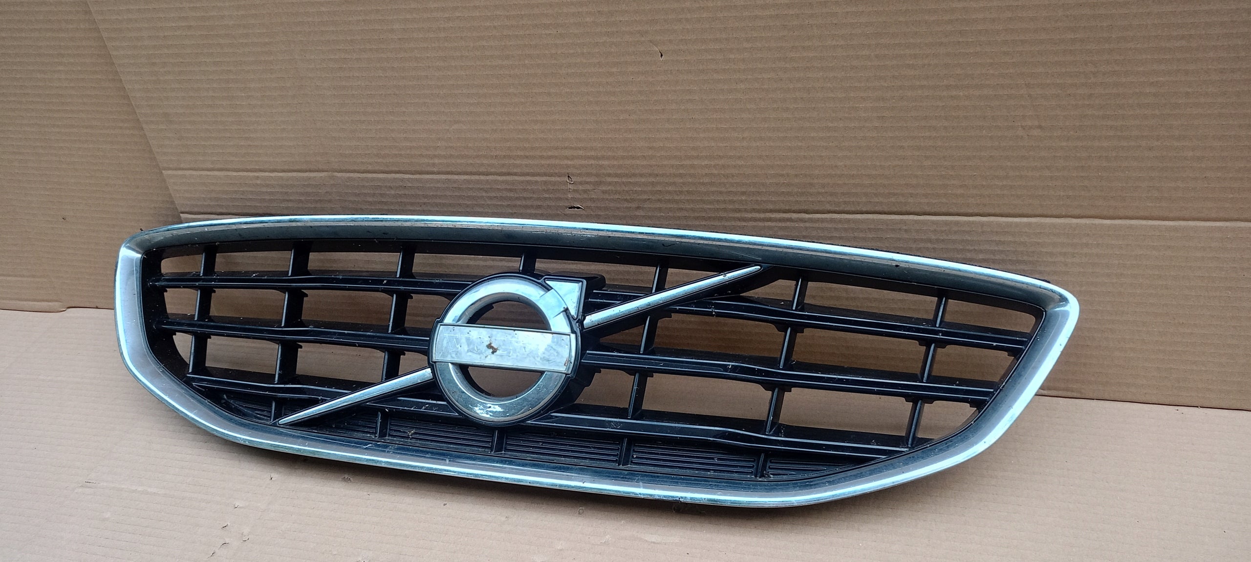 Kühlergrill Volvo V40 FRONTGRILL 31353120 Kühlergitter