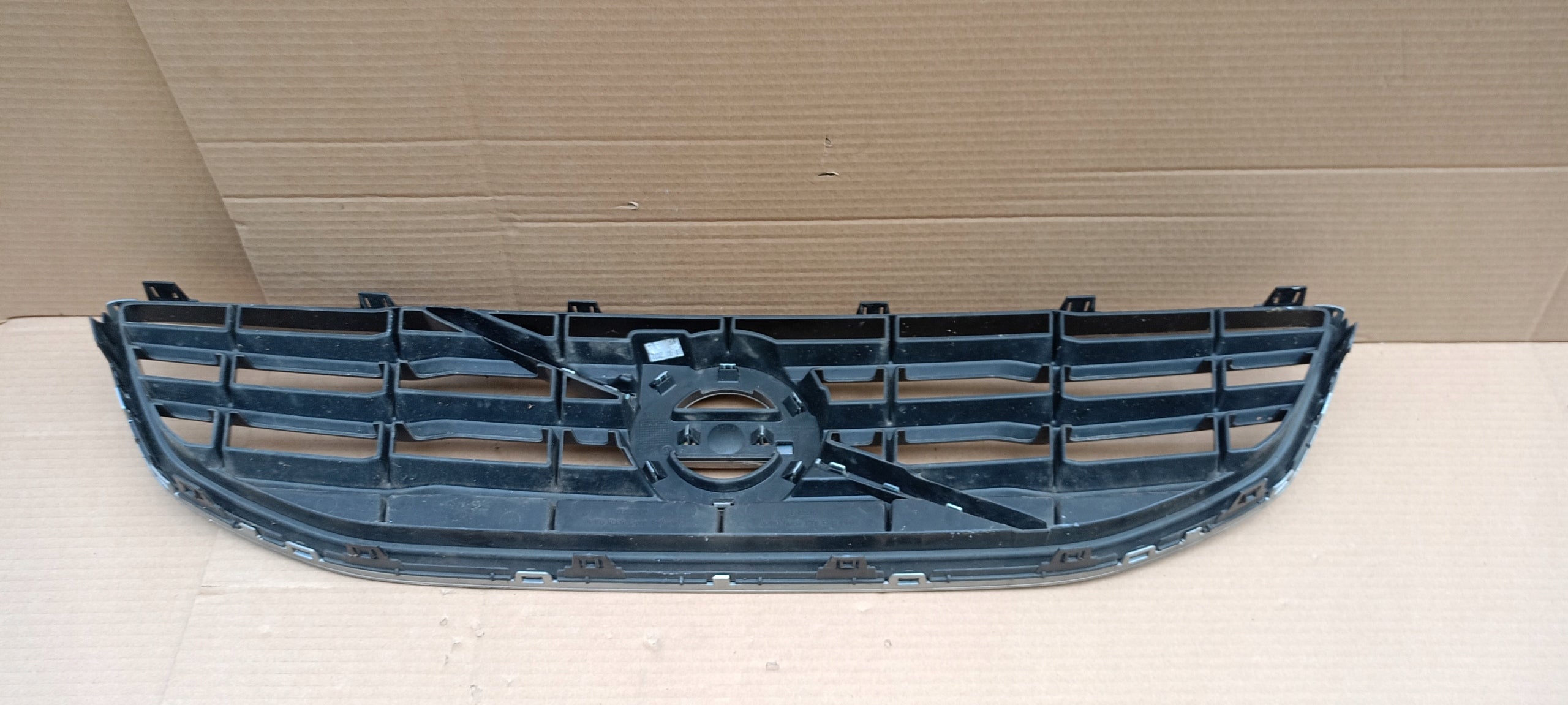 Kühlergrill Volvo V40 FRONTGRILL 31353120 Kühlergitter