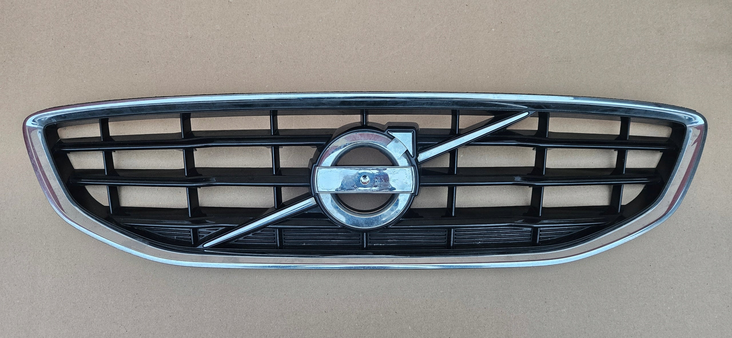 Kühlergrill Volvo V40 FRONTGRILL 31353121 Kühlergitter